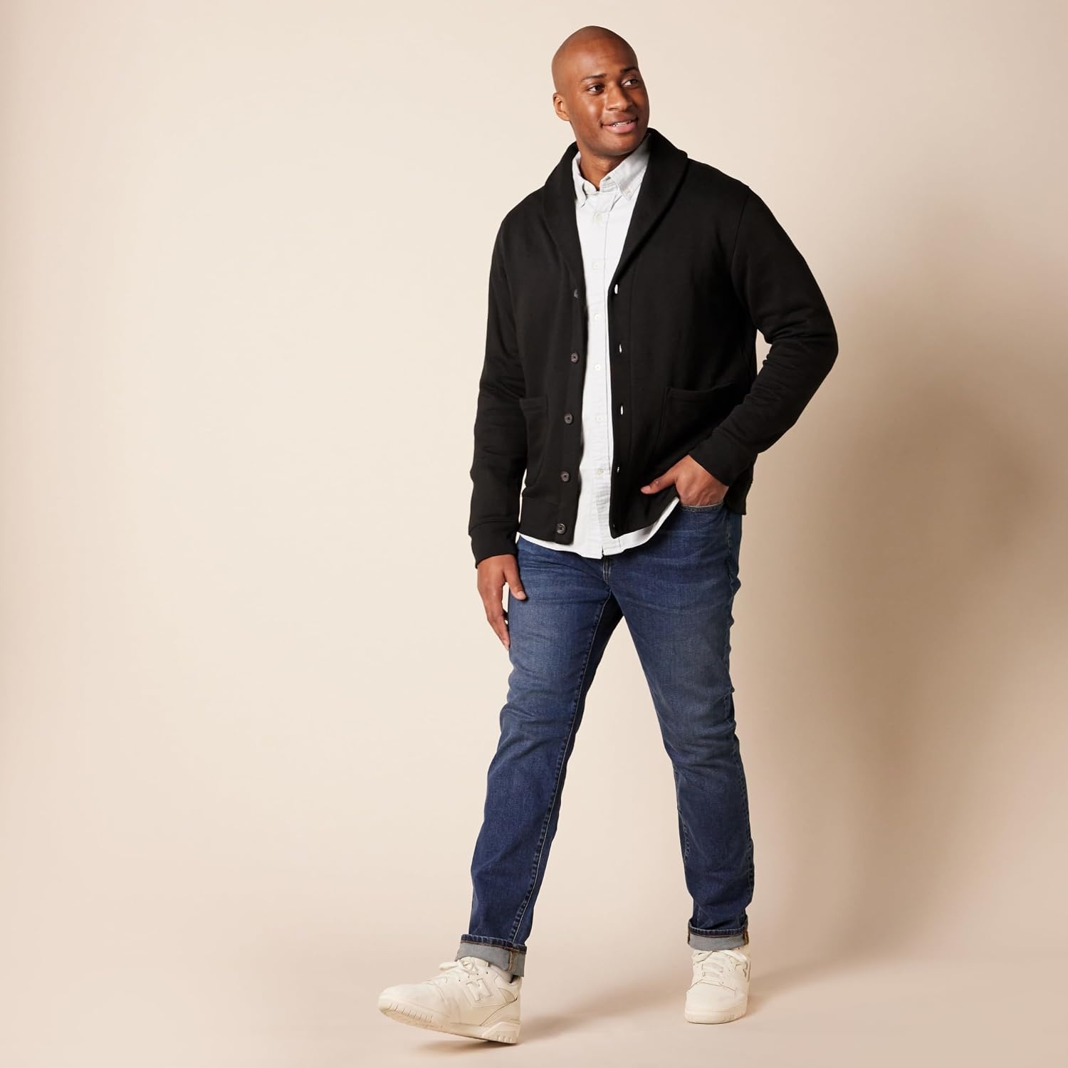 image:imageAmazon Essentials Mens Long Sleeve Shirt RegularFit Pocket Stretch Oxford Available in Big amp TallLight Grey