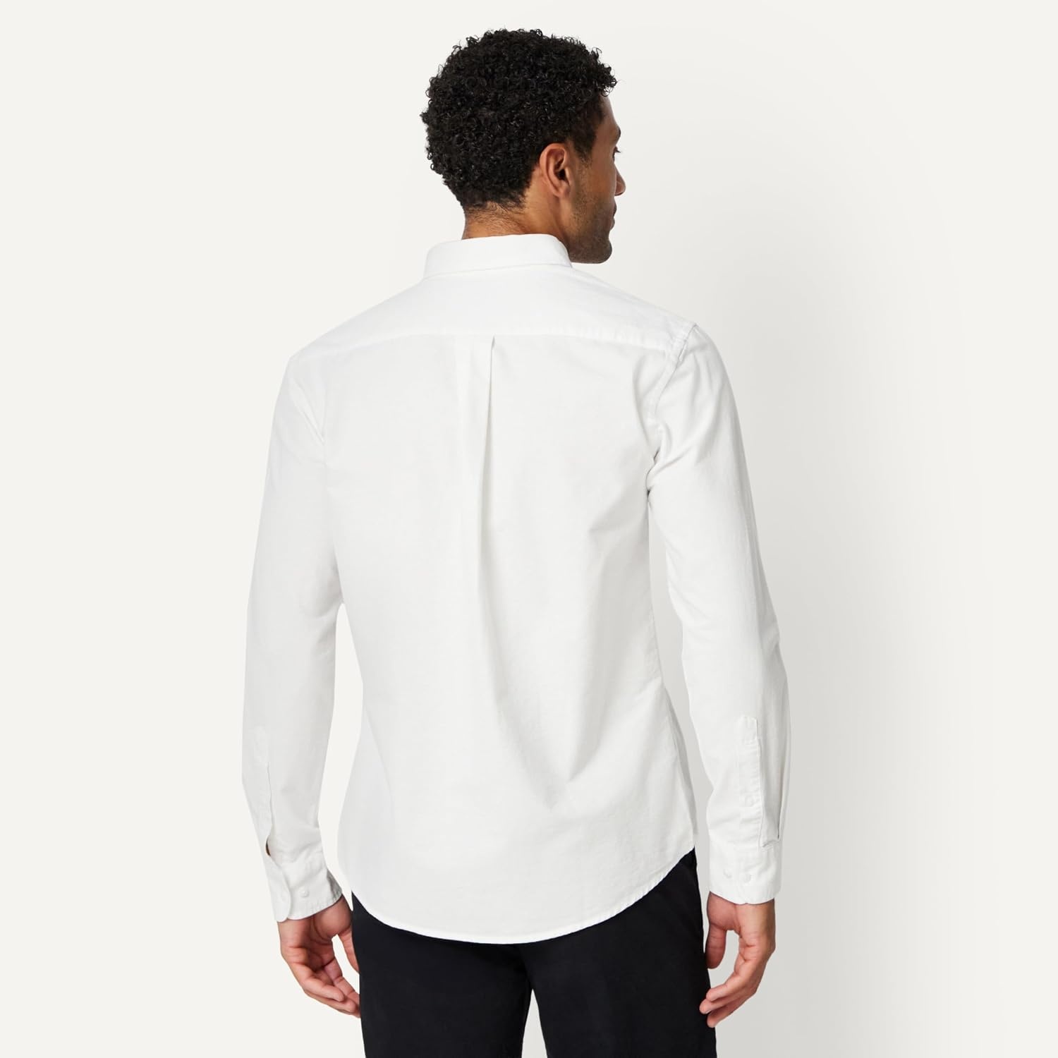 image:imageAmazon Essentials Mens LongSleeve Pocket Oxford ShirtWhite