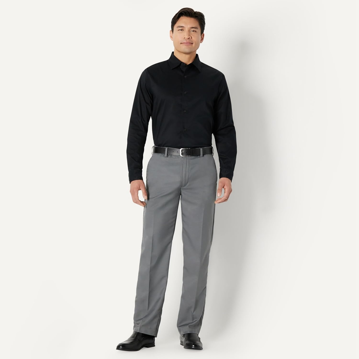 image:imageAmazon Essentials Mens Regular Fit Long Sleeve Wrinkle Resistant Stretch Dress ShirtBlack