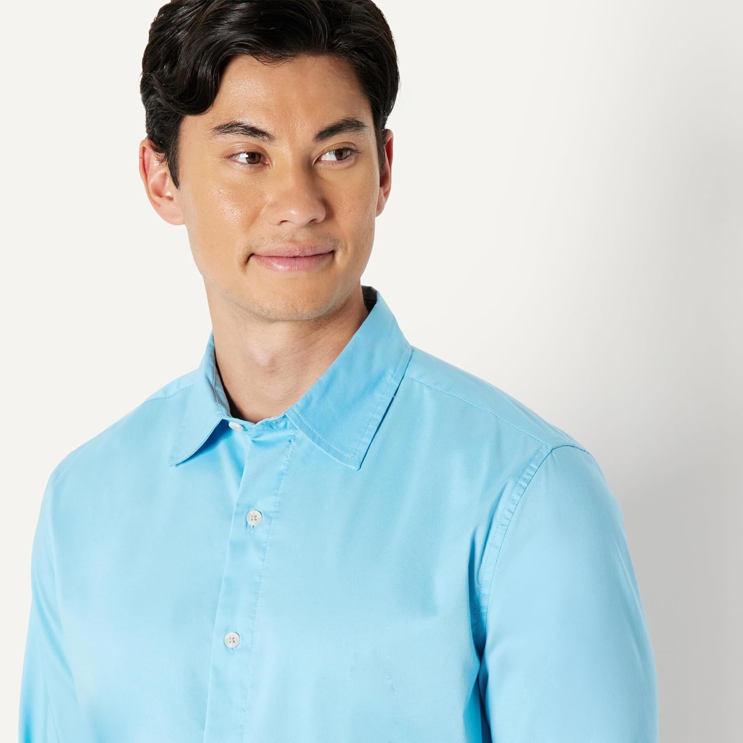 image:imageAmazon Essentials Mens Regular Fit Long Sleeve Wrinkle Resistant Stretch Dress ShirtSky Blue