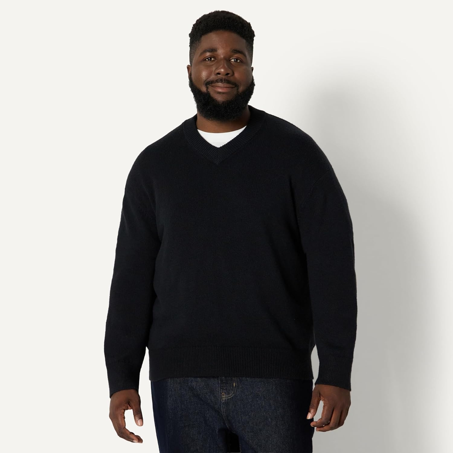 image:imageAmazon Essentials Mens RegularFit Cotton Blend VNeck SweaterBlack