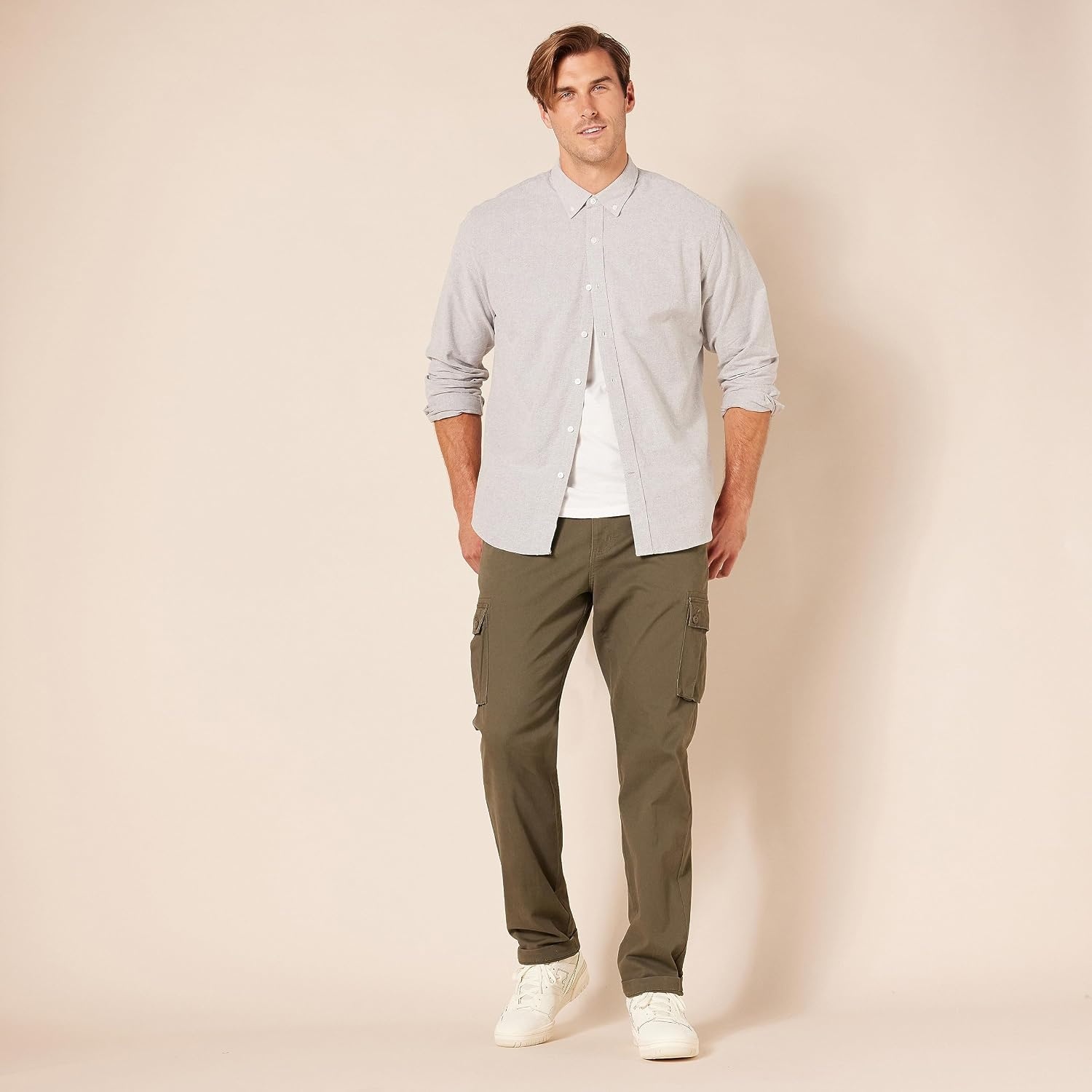 image:imageAmazon Essentials Mens RegularFit Long Sleeve Oxford Shirt 100 CottonGrey