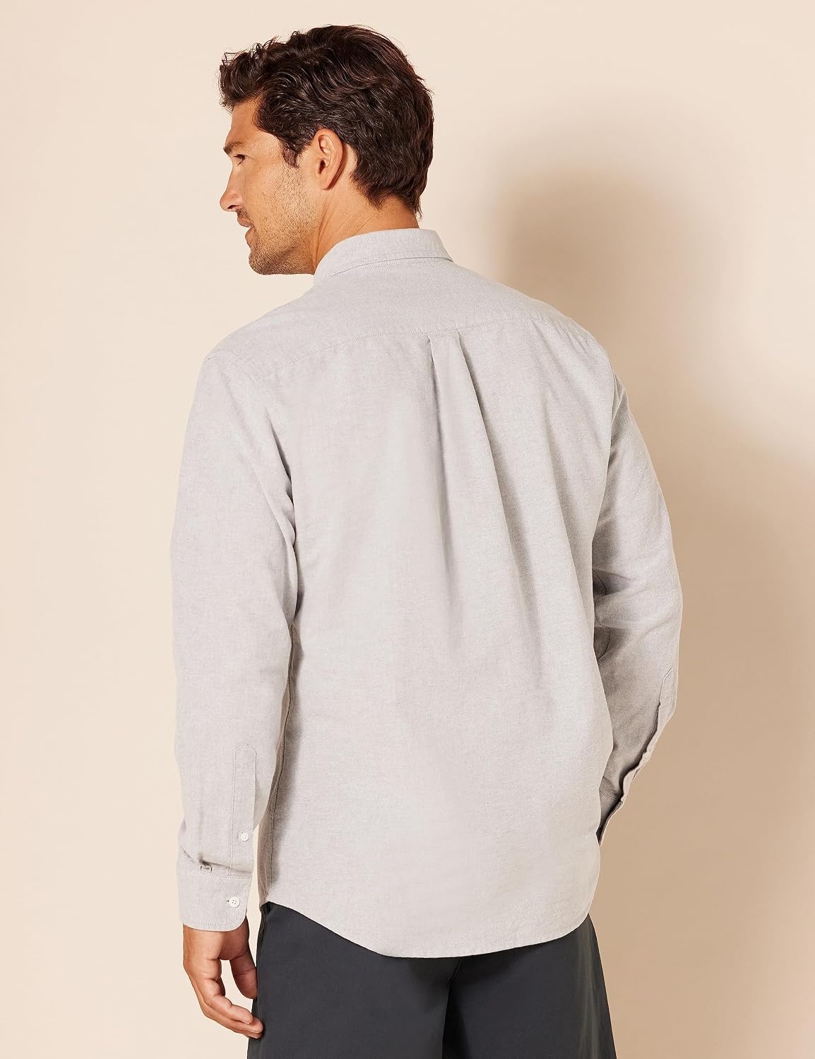 image:imageAmazon Essentials Mens RegularFit Long Sleeve Oxford Shirt 100 CottonGrey