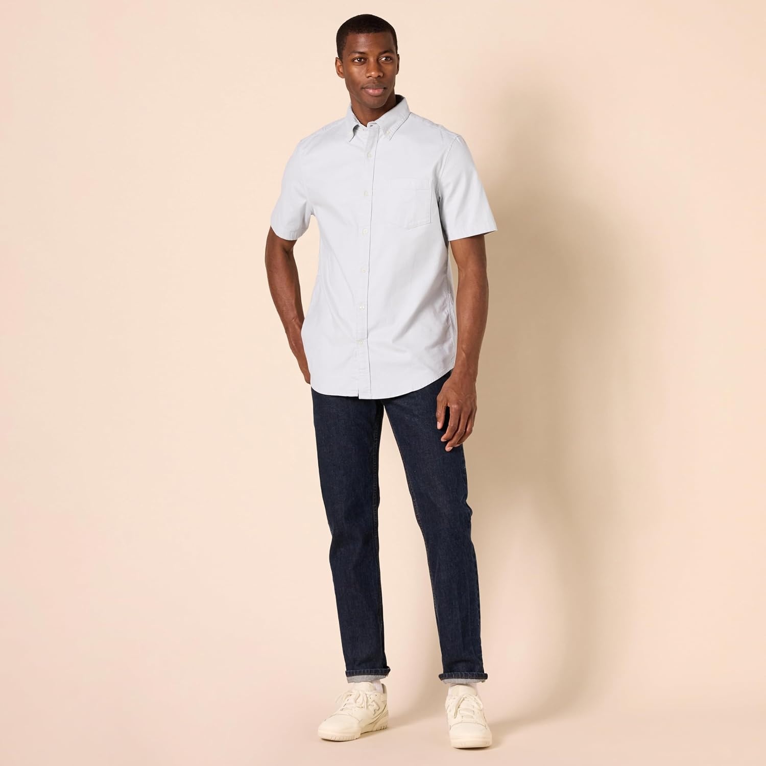 image:imageAmazon Essentials Mens RegularFit Short Sleeve Stretch Oxford Shirt with PocketLight Grey