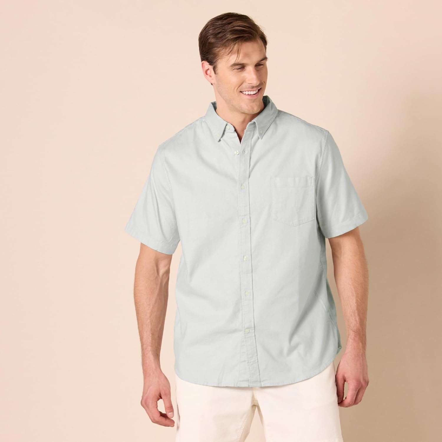 image:imageAmazon Essentials Mens RegularFit Short Sleeve Stretch Oxford Shirt with PocketLight Grey