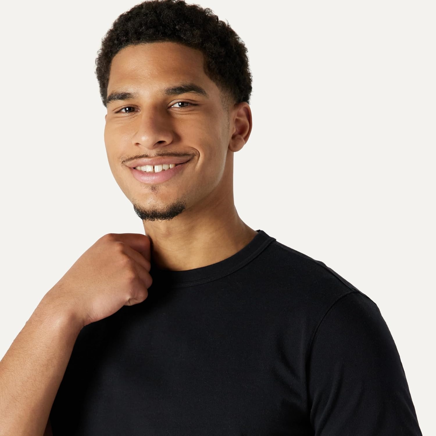 image:imageAmazon Essentials Mens RelaxedFit Heavyweight Cotton Pocket TShirtBlack