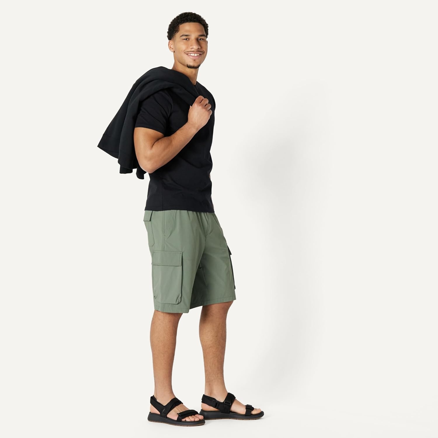 image:imageAmazon Essentials Mens RelaxedFit Heavyweight Cotton Pocket TShirtBlack