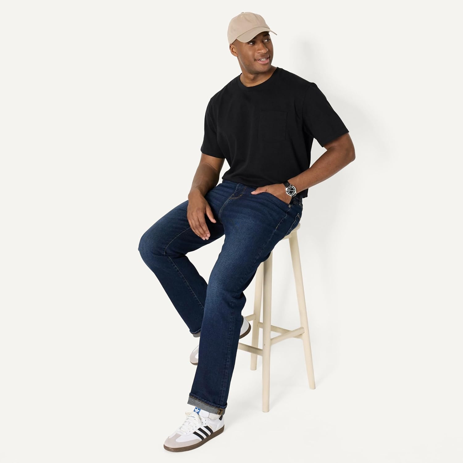 image:imageAmazon Essentials Mens RelaxedFit Heavyweight Cotton Pocket TShirtBlack