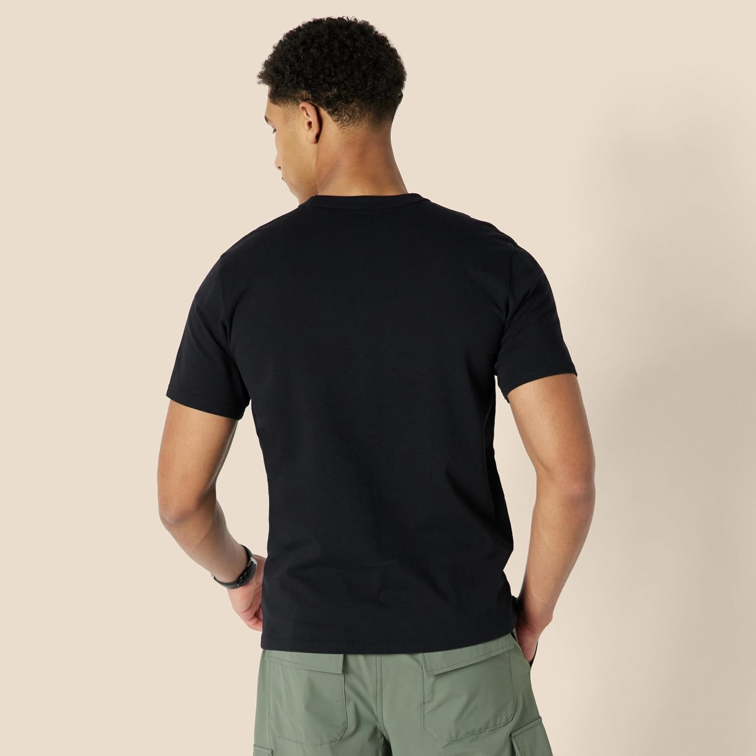 image:imageAmazon Essentials Mens RelaxedFit Heavyweight Cotton Pocket TShirtBlack