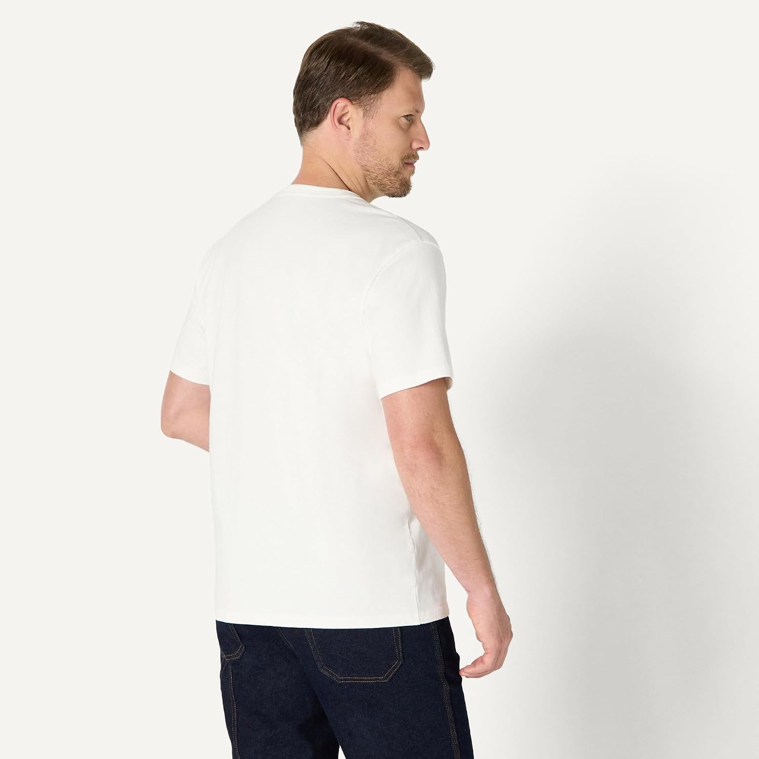 image:imageAmazon Essentials Mens RelaxedFit Heavyweight Cotton Pocket TShirtWhite