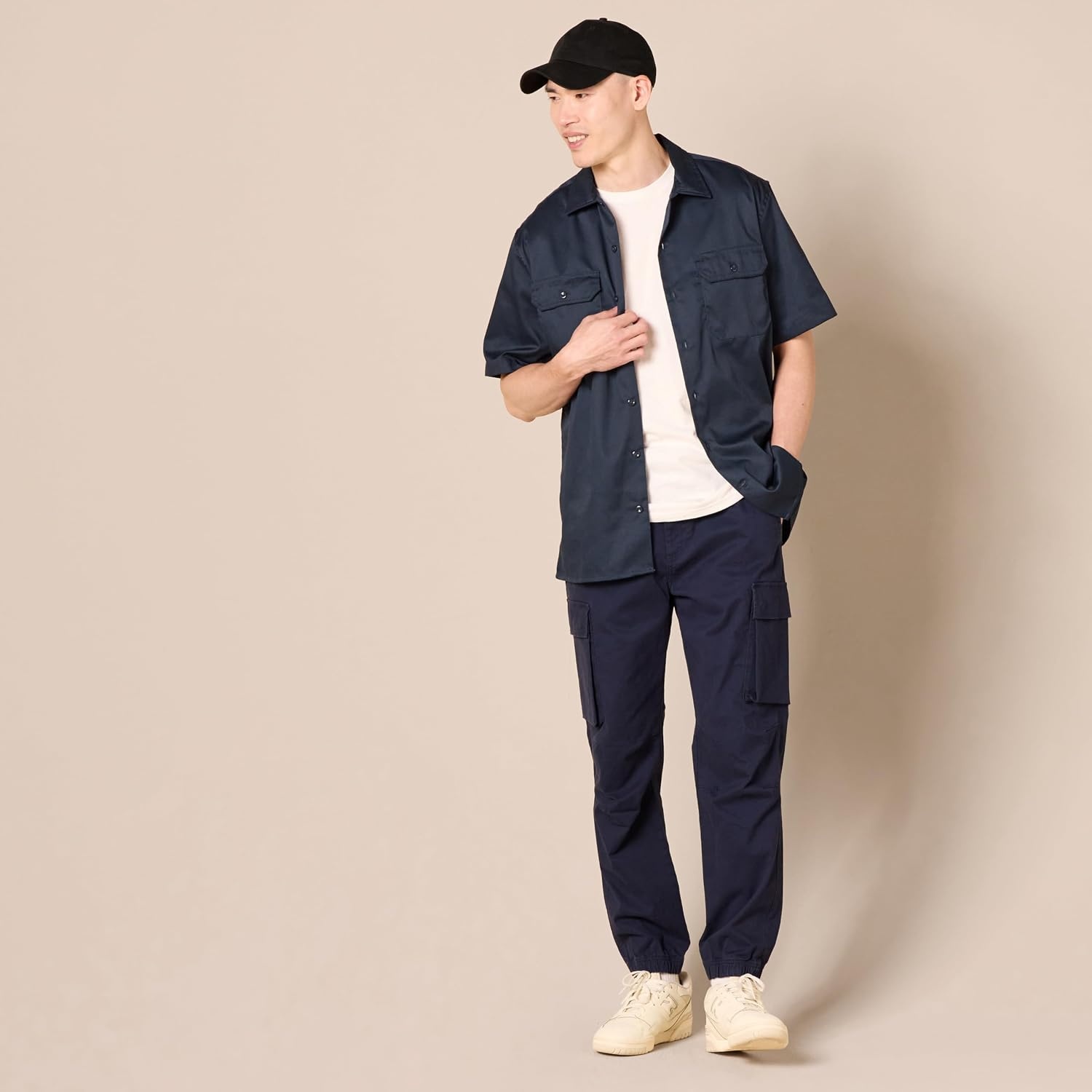 image:imageAmazon Essentials Mens RelaxedFit Stain and WrinkleResistant ShortSleeve Work ShirtsDark Navy