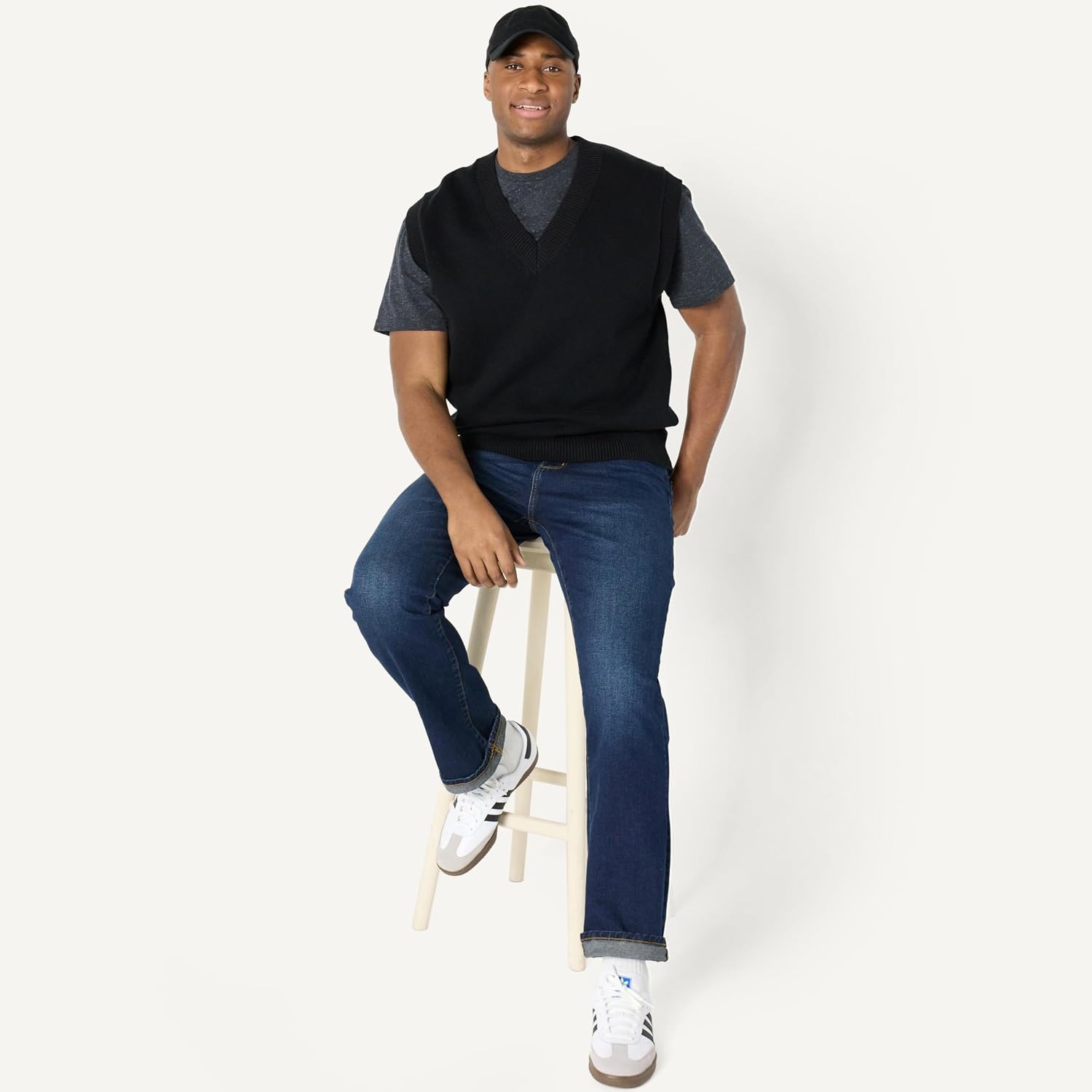 image:imageAmazon Essentials Mens RelaxedFit VNeck Sweater Vest PulloverBlack