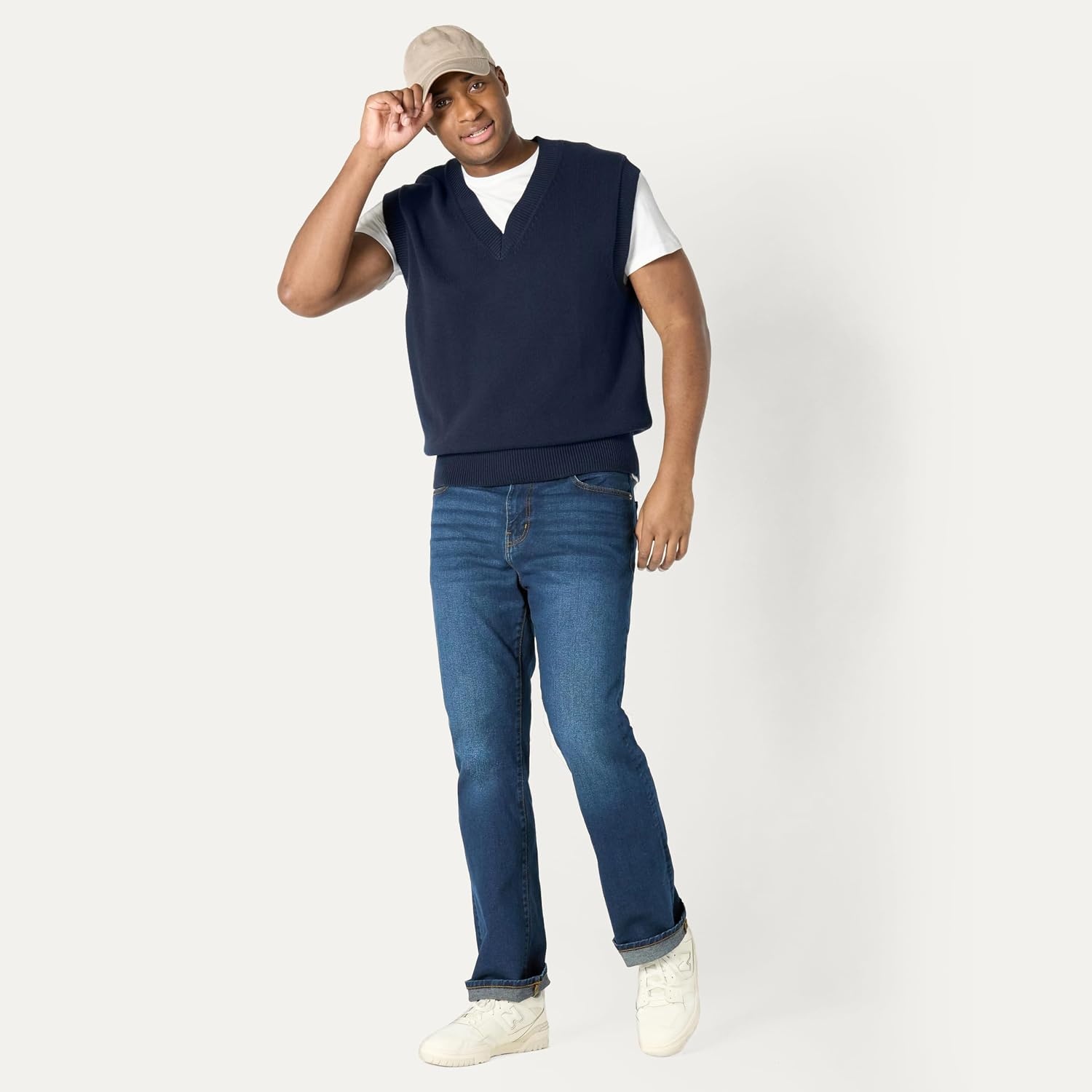 image:imageAmazon Essentials Mens RelaxedFit VNeck Sweater Vest PulloverNavy