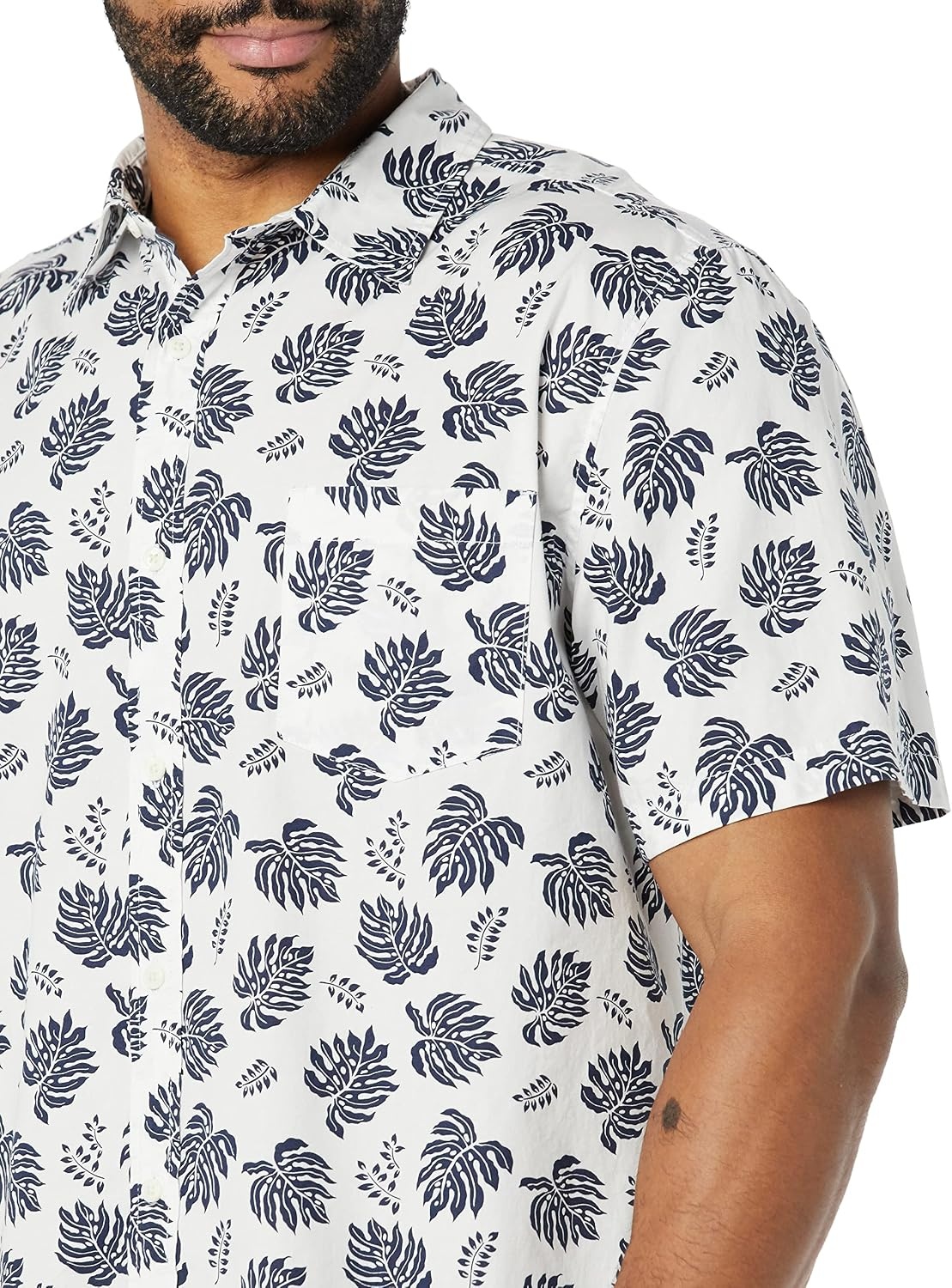 image:imageAmazon Essentials Mens Short Sleeve Dress Shirt with Stretch Charcoal White Vertical Stripe Available in Big amp TallWhiteNavy Palm