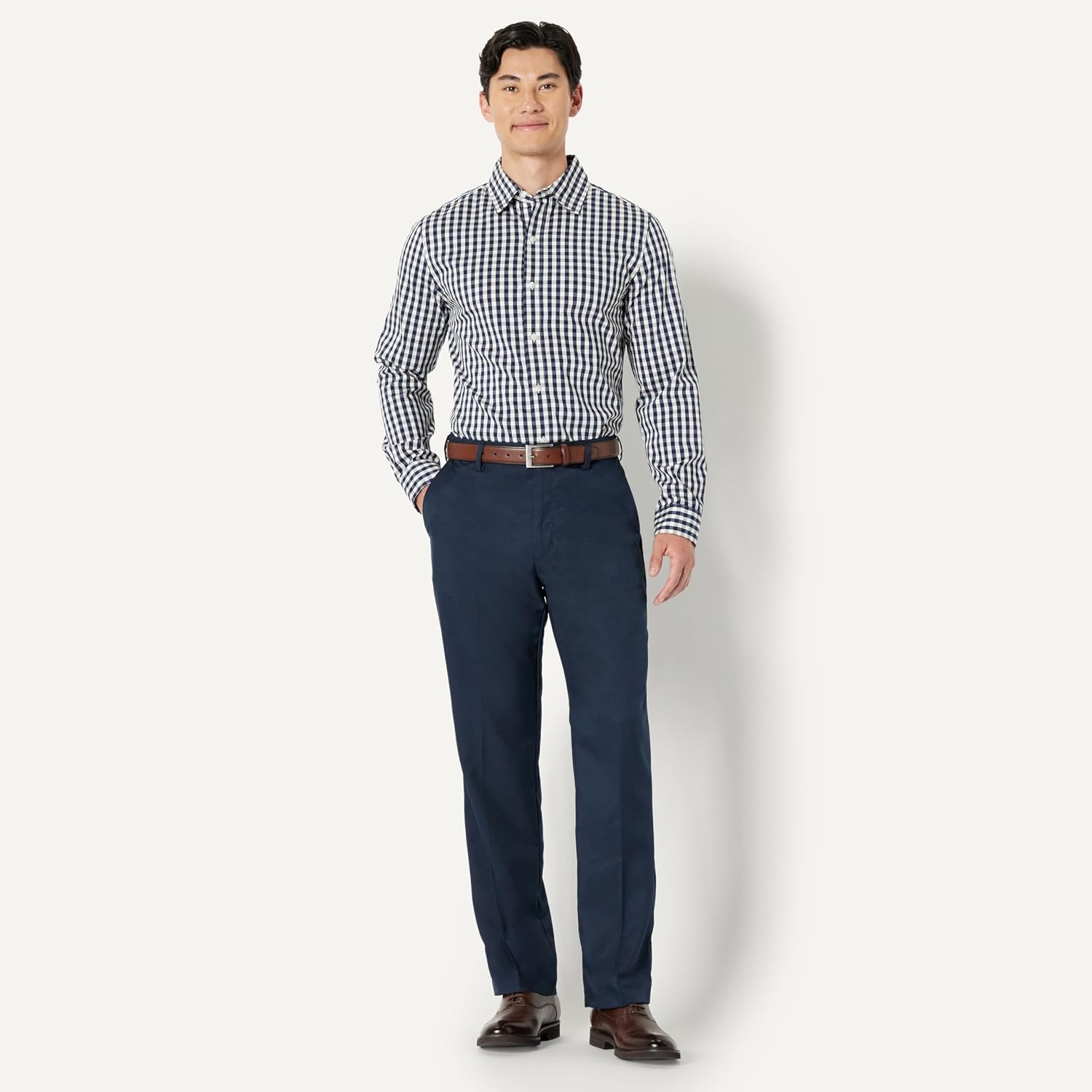 image:imageAmazon Essentials Mens Slim Fit Long Sleeve Wrinkle Resistant Stretch Dress ShirtWhite Gingham