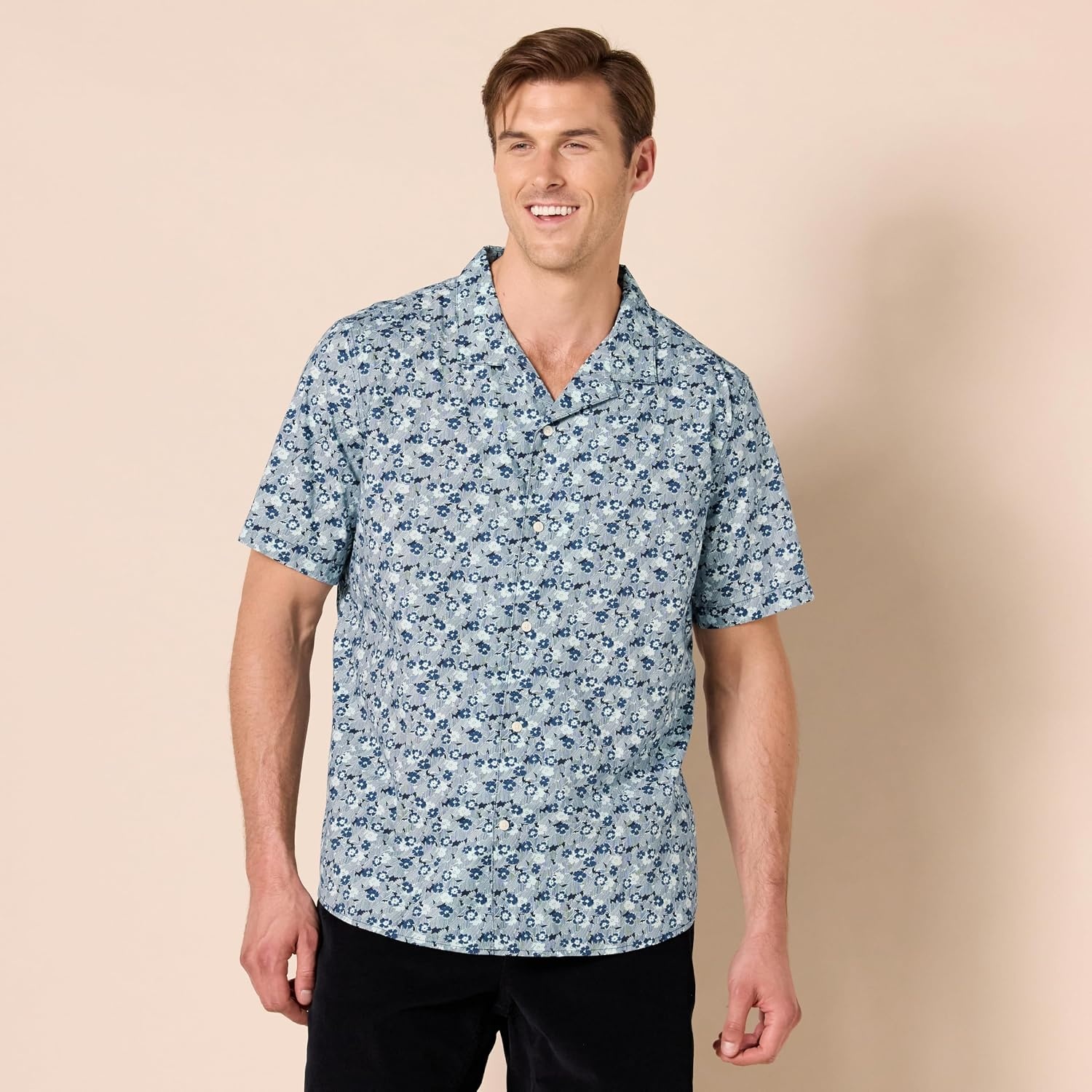 image:imageAmazon Essentials Mens Vacation Cotton ButtonDown Short Sleeve Resort ShirtBlue Floral