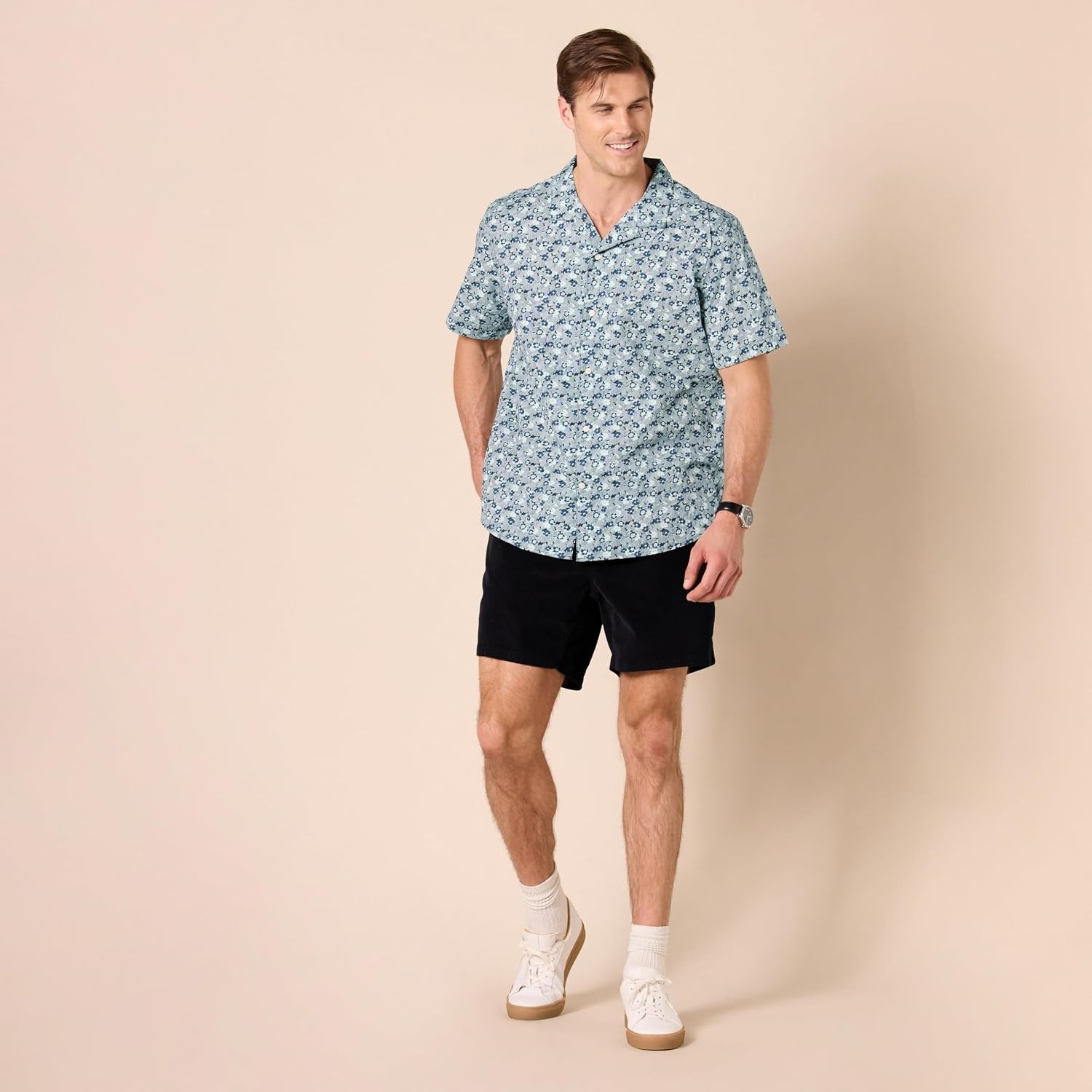 image:imageAmazon Essentials Mens Vacation Cotton ButtonDown Short Sleeve Resort ShirtBlue Floral