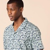 Amazon Essentials Men’s Vacation Cotton Button-Down Short Sleeve Resort Shirt(Blue Floral)