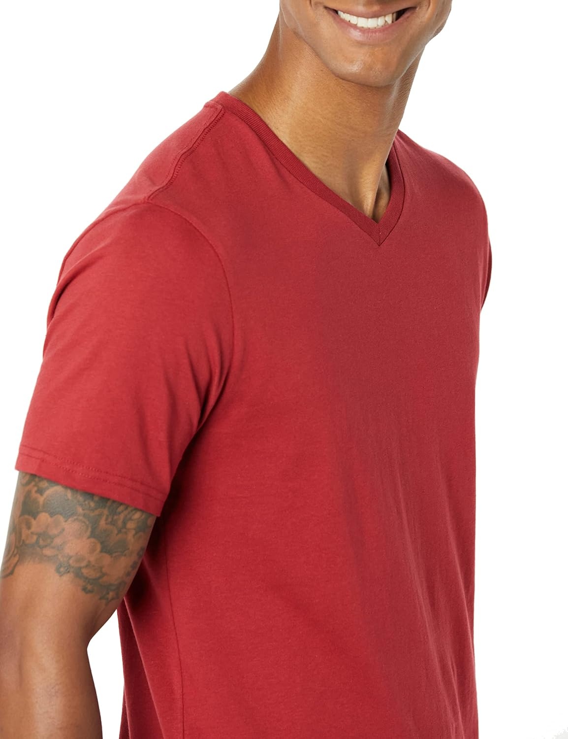 image:imageAmazon Essentials Mens Cotton ShortSleeve VNeck TShirts Pack of 2NavyDark Red