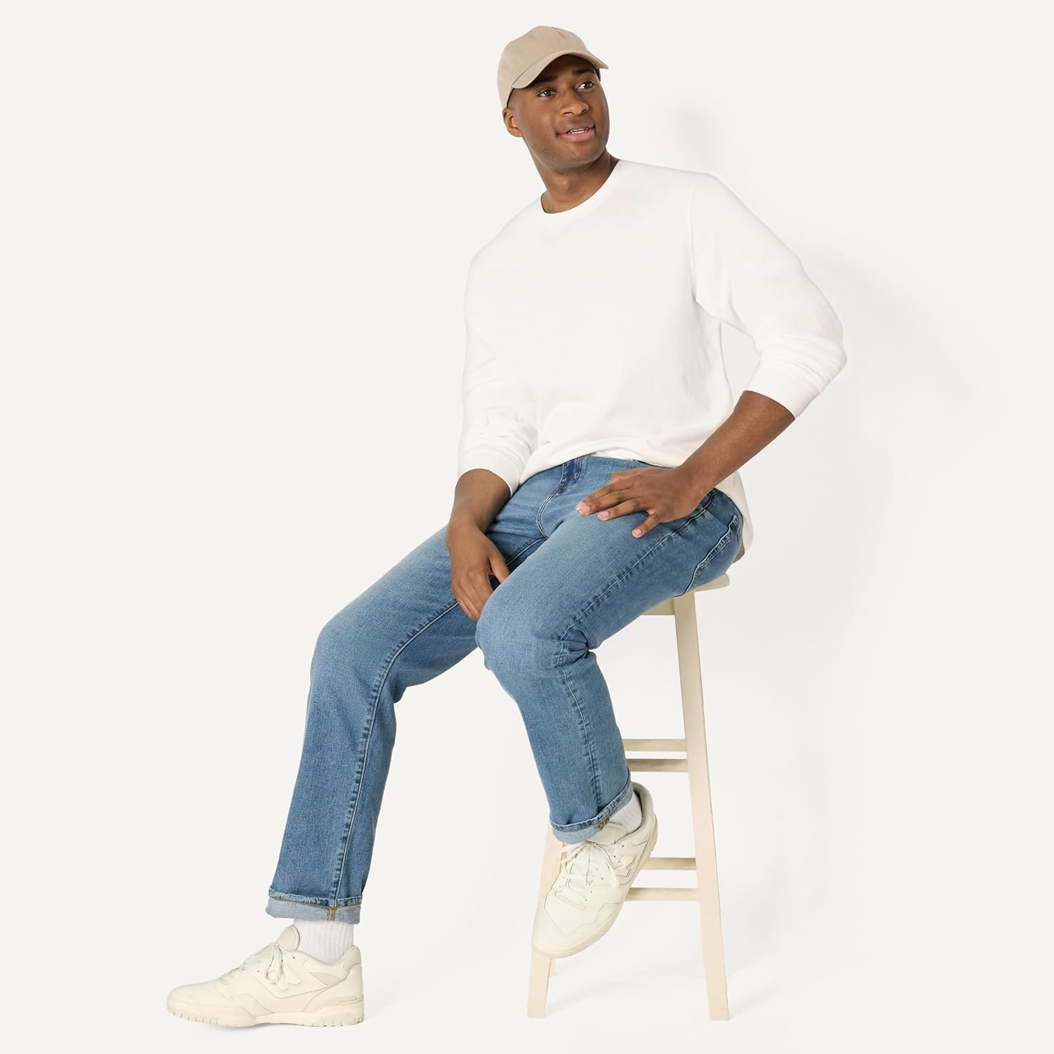 image:imageAmazon Essentials Mens Relaxed Fit Long Sleeve TShirtWhite