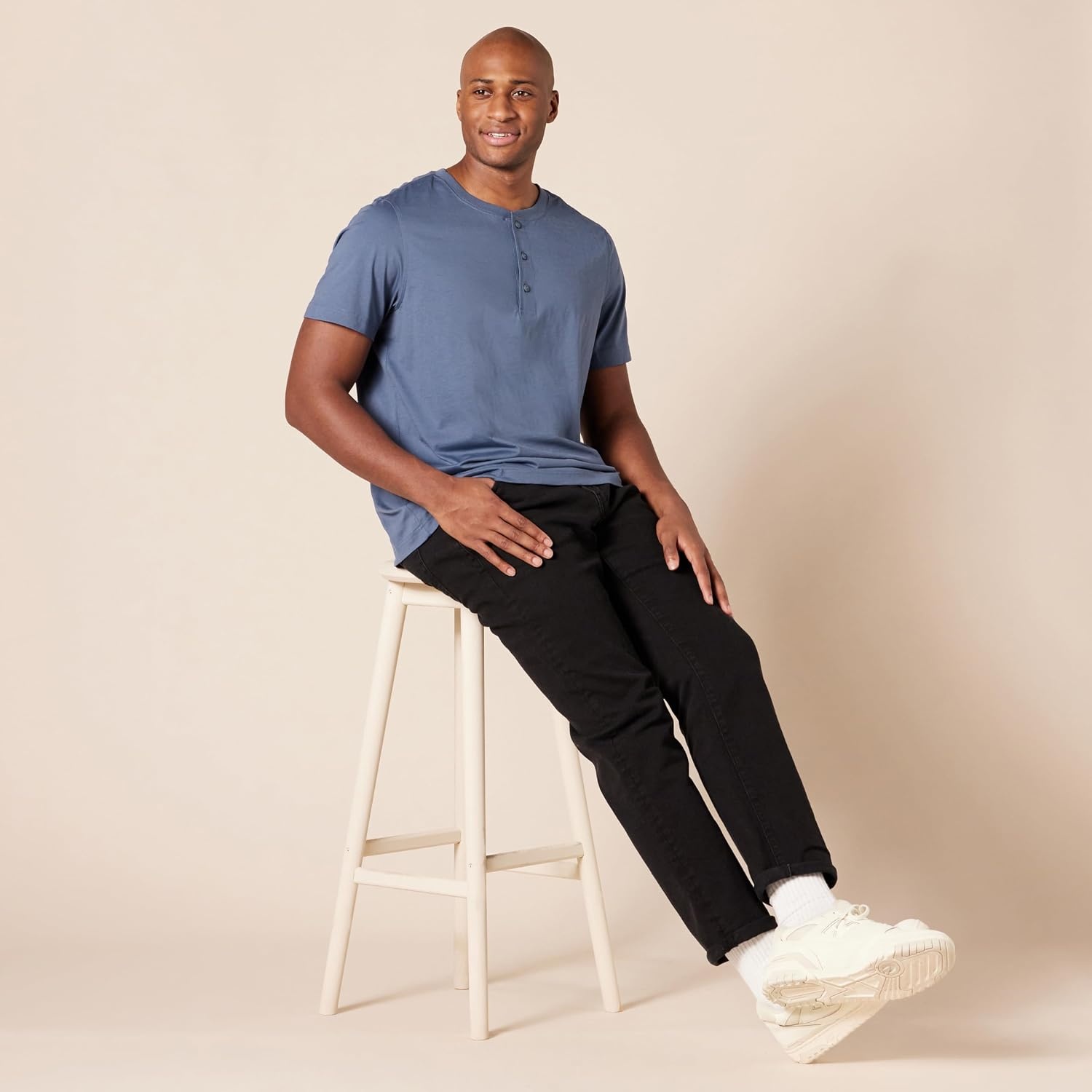 image:imageAmazon Essentials Mens ShortSleeve Cotton Henley TShirtDenimNavy