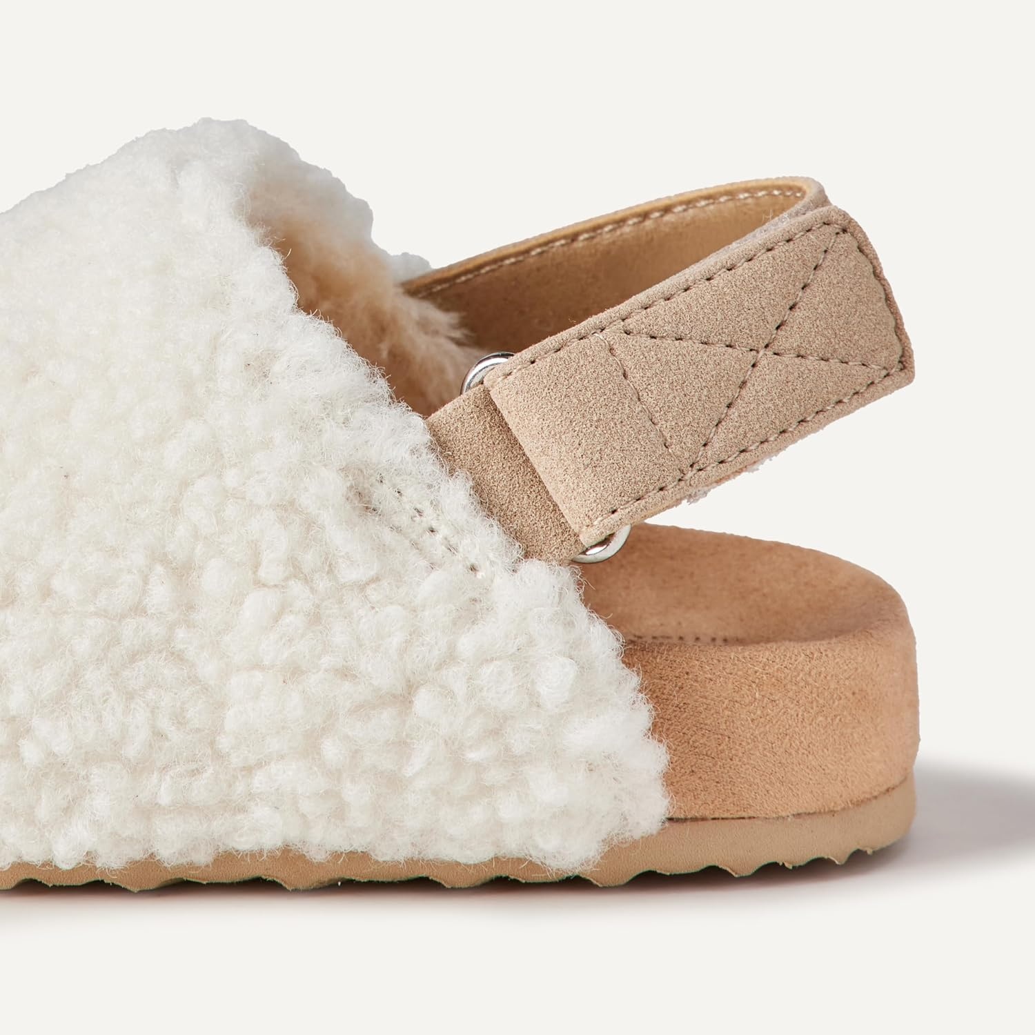 image:imageAmazon Essentials Unisex Kids Comfort ClogsNatural Sherpa