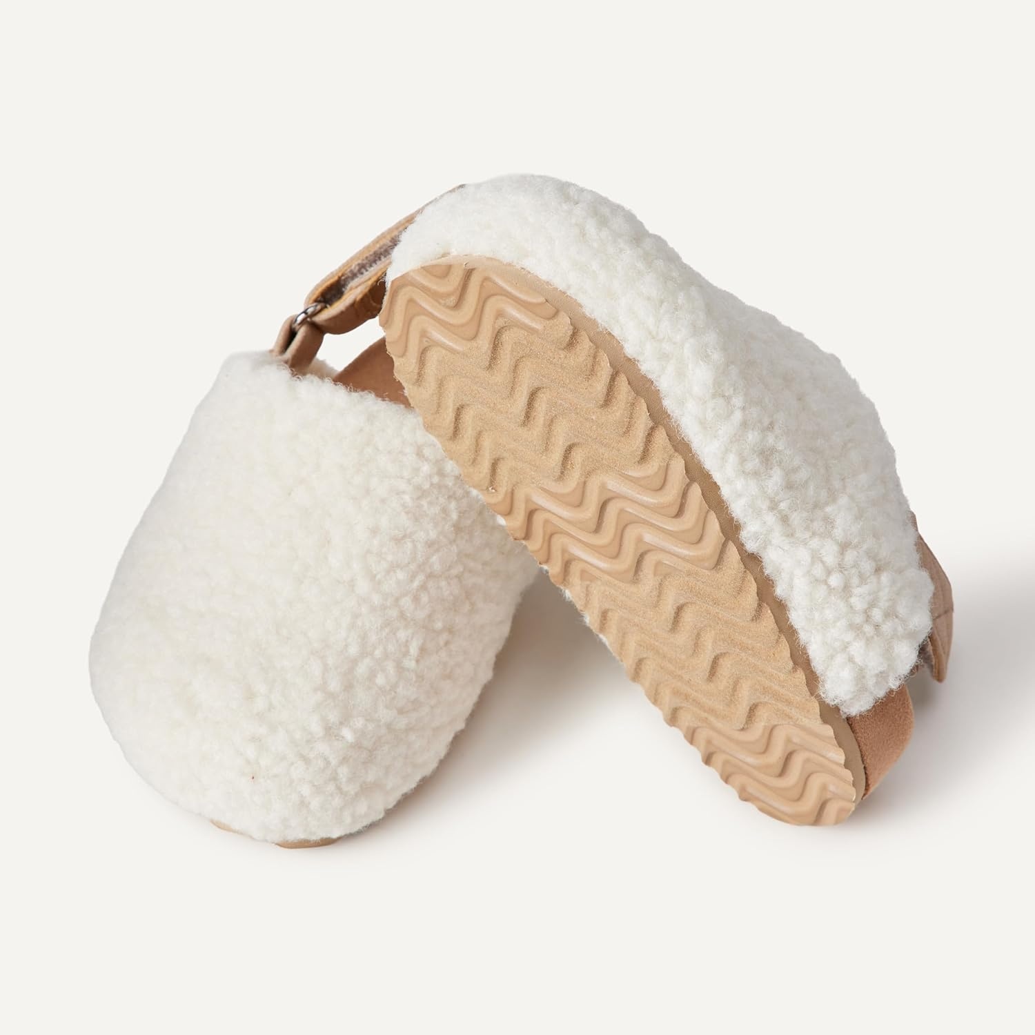 image:imageAmazon Essentials Unisex Kids Comfort ClogsNatural Sherpa