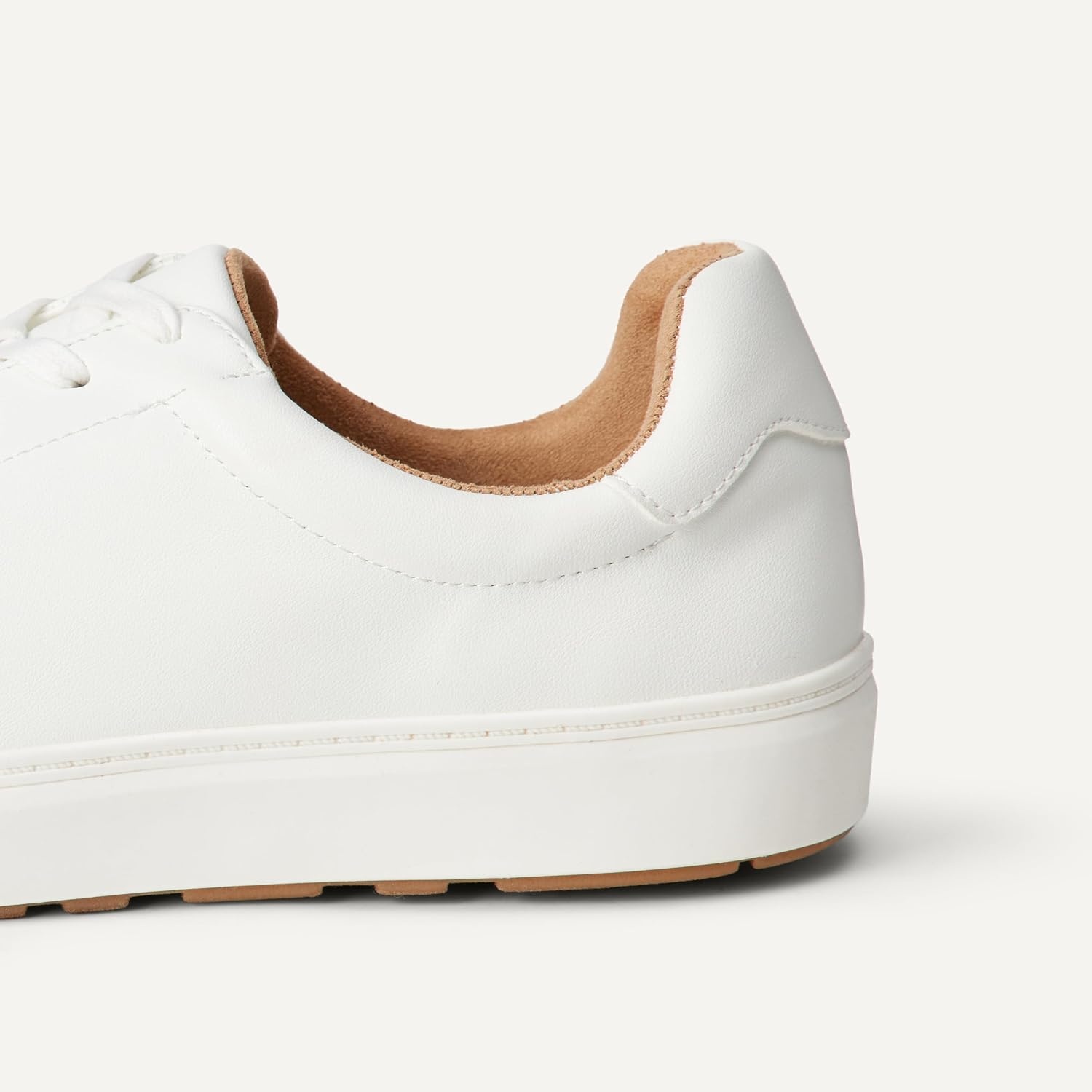 image:imageAmazon Essentials Mens Low Top Classic SneakersWhite