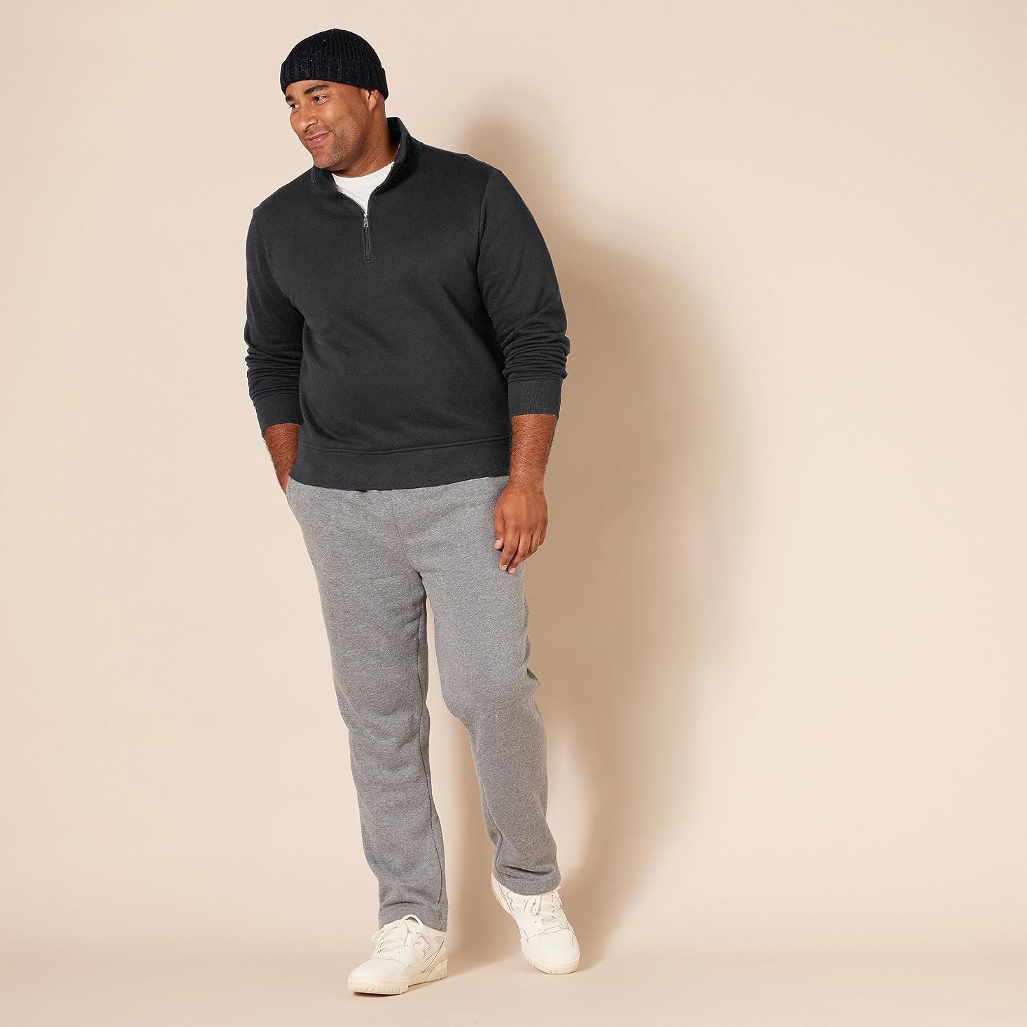 image:imageAmazon Essentials Mens Regular Fit LongSleeve QuarterZip Pullover Fleece Sweatshirt with Mock Neck MidweightBlack