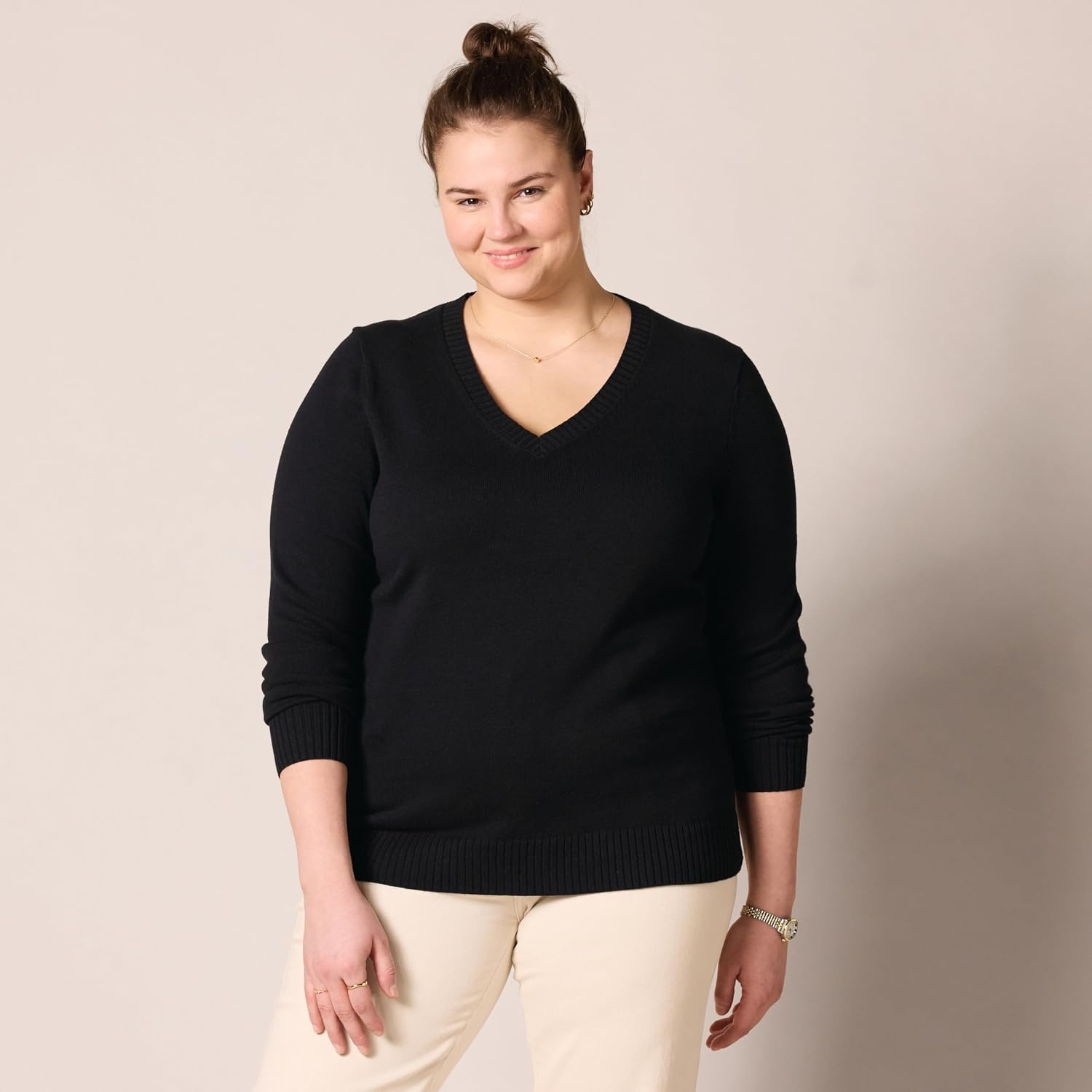 image:imageAmazon Essentials Womens Lightweight LongSleeve VNeck Cotton SweaterBlack