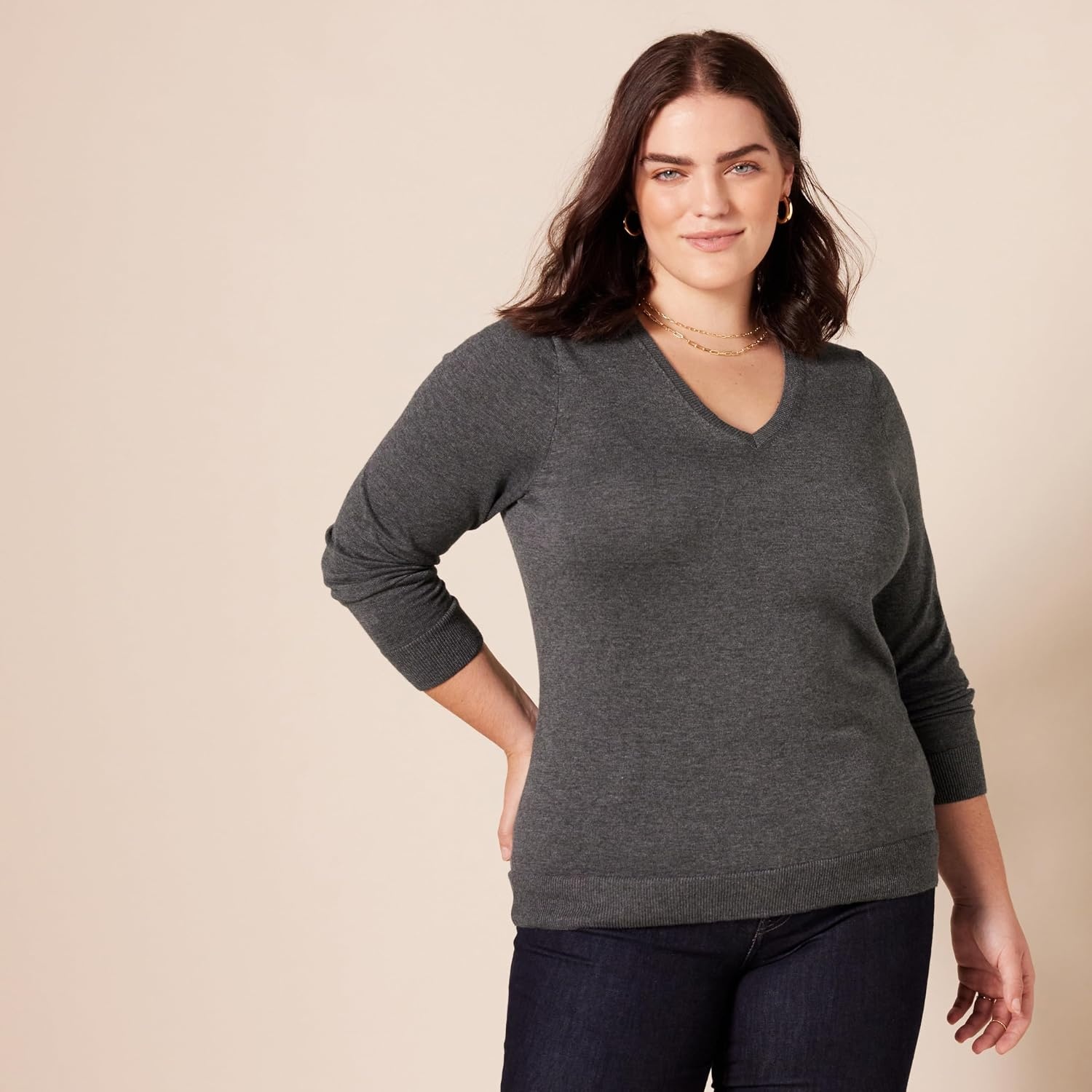 image:imageAmazon Essentials Womens Lightweight LongSleeve VNeck SweaterCharcoal Heather