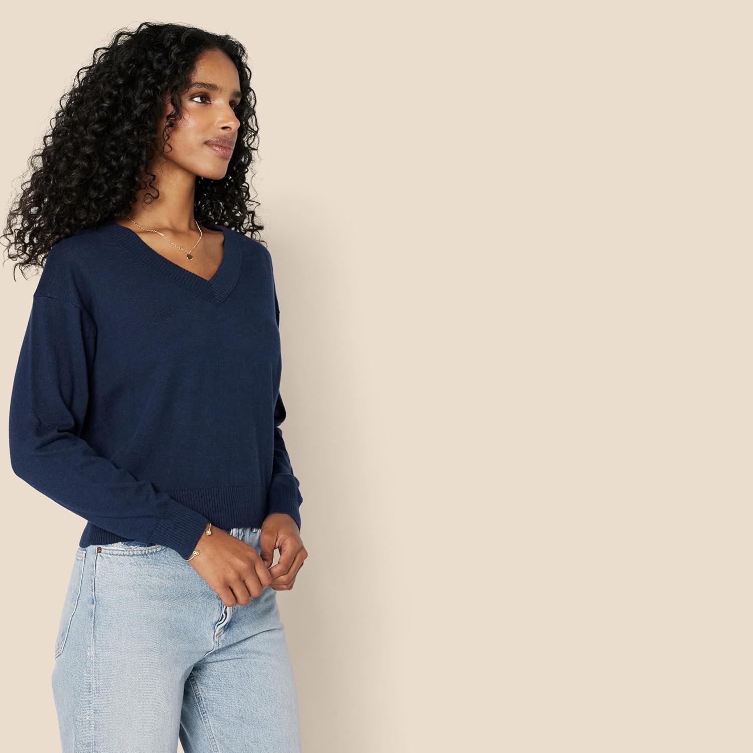 image:imageAmazon Essentials Womens Lightweight LongSleeve VNeck SweaterNavy