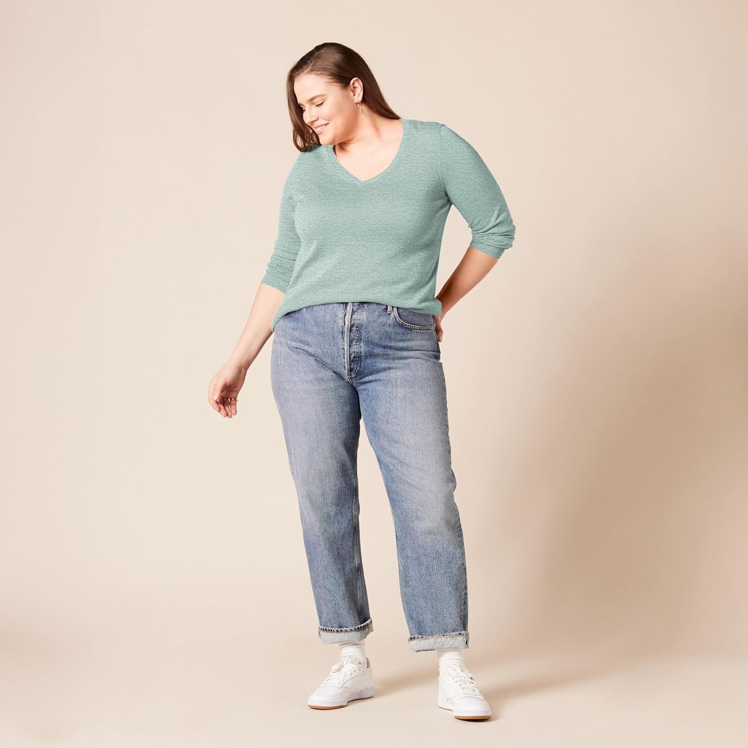 image:imageAmazon Essentials Womens Lightweight LongSleeve VNeck SweaterSage Green Heather