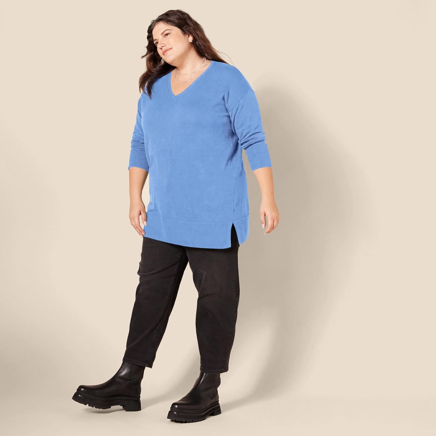 image:imageAmazon Essentials Womens Regular Fit Lightweight VNeck Tunic Sweater Long SleeveBlue
