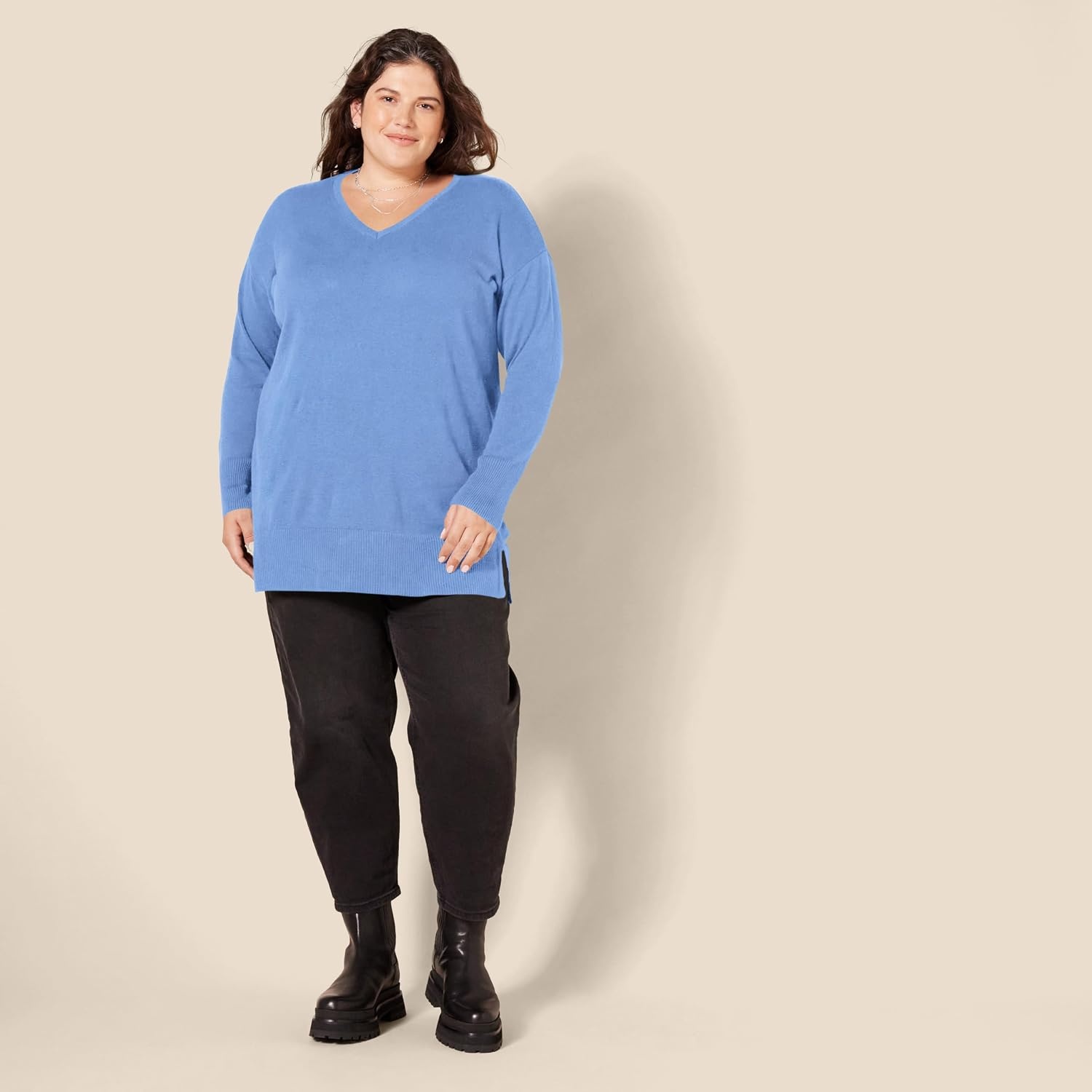 image:imageAmazon Essentials Womens Regular Fit Lightweight VNeck Tunic Sweater Long SleeveBlue