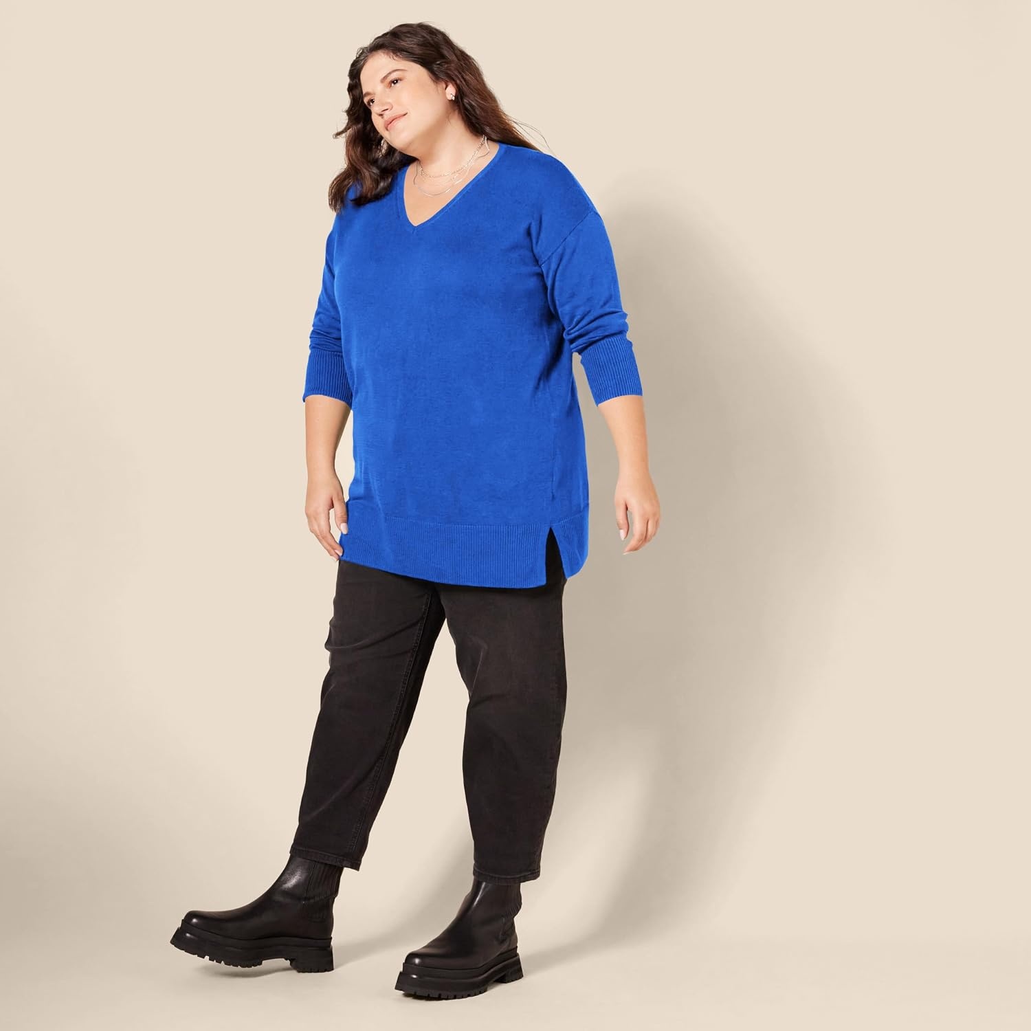 image:imageAmazon Essentials Womens Regular Fit Lightweight VNeck Tunic Sweater Long SleeveBright Blue