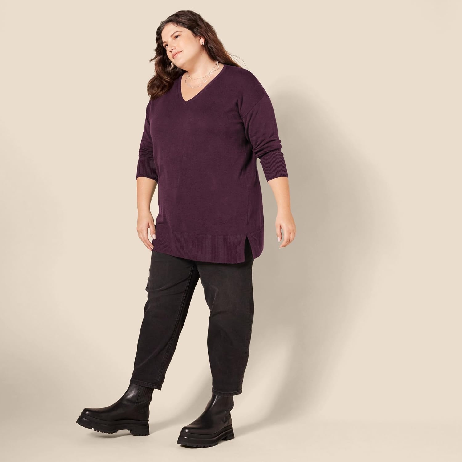 image:imageAmazon Essentials Womens Regular Fit Lightweight VNeck Tunic Sweater Long SleeveBurgundy