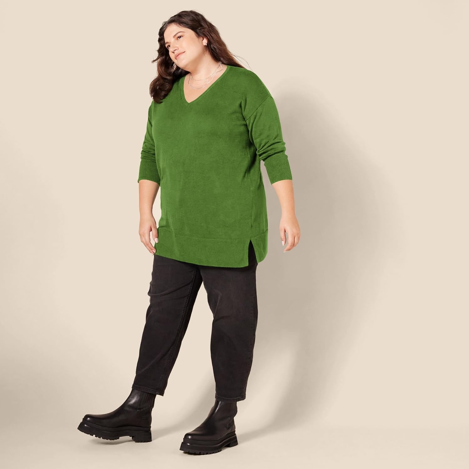 image:imageAmazon Essentials Womens Regular Fit Lightweight VNeck Tunic Sweater Long SleeveGreen