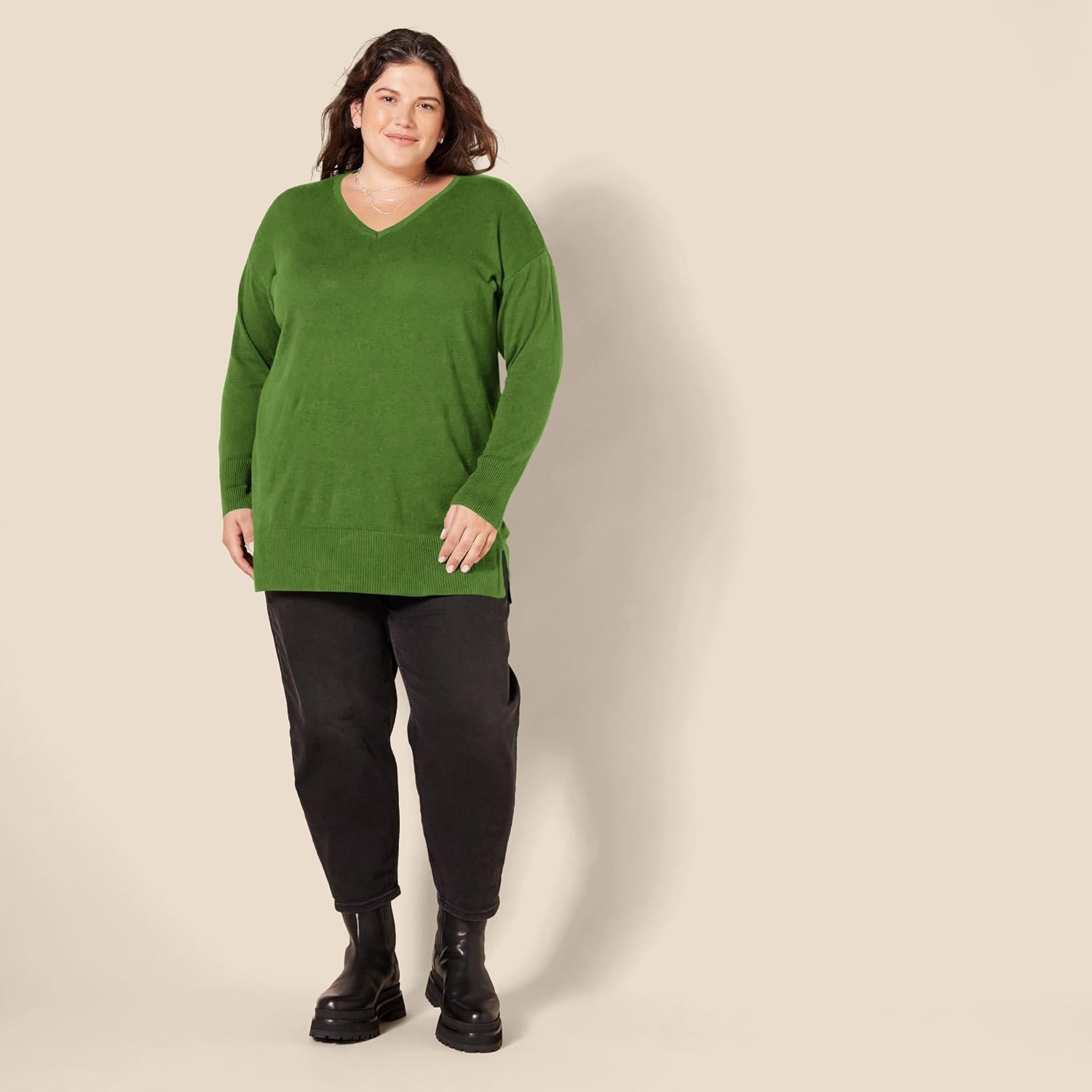 image:imageAmazon Essentials Womens Regular Fit Lightweight VNeck Tunic Sweater Long SleeveGreen