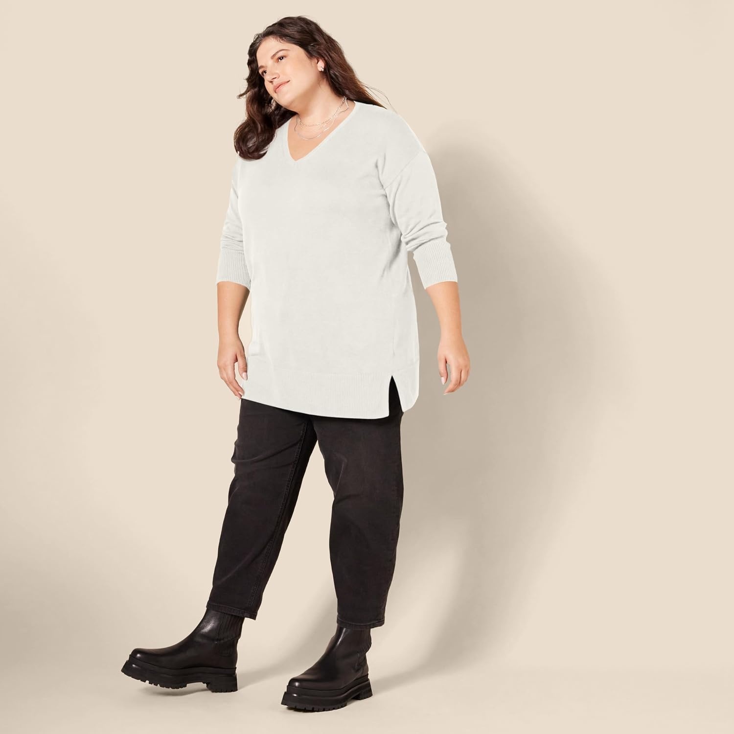 image:imageAmazon Essentials Womens Regular Fit Lightweight VNeck Tunic Sweater Long SleeveIvory