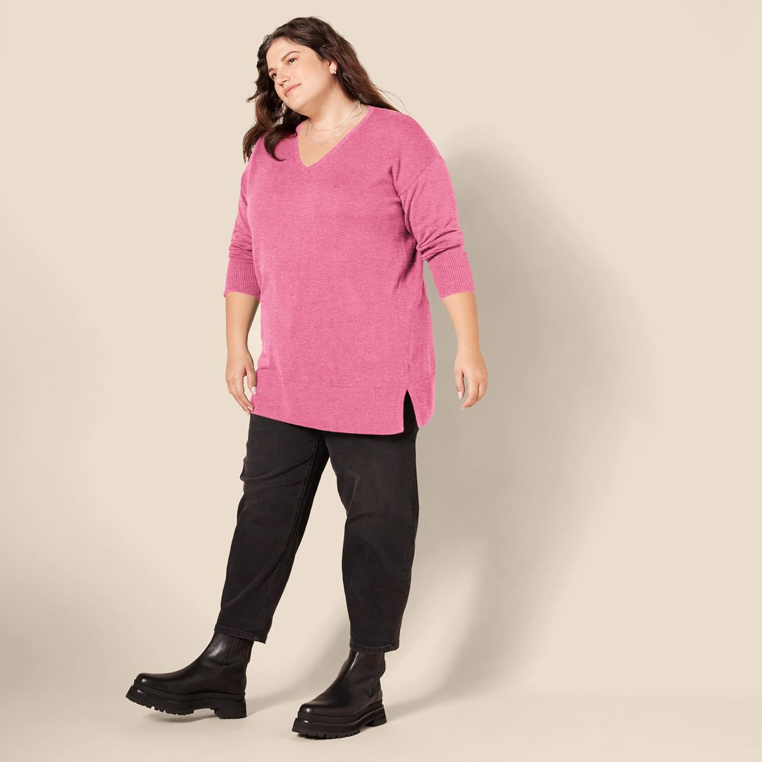image:imageAmazon Essentials Womens Regular Fit Lightweight VNeck Tunic Sweater Long SleevePink Heather