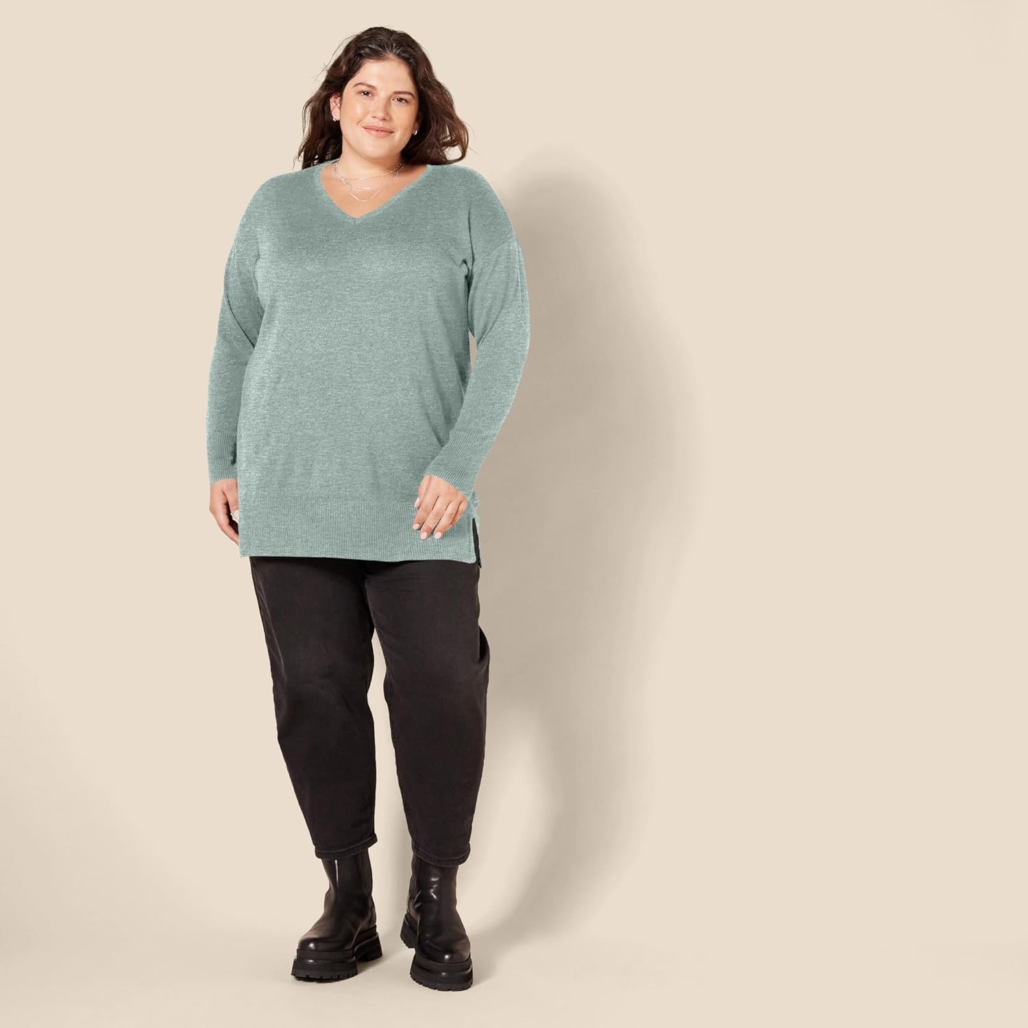 image:imageAmazon Essentials Womens Regular Fit Lightweight VNeck Tunic Sweater Long SleeveSage Green Heather
