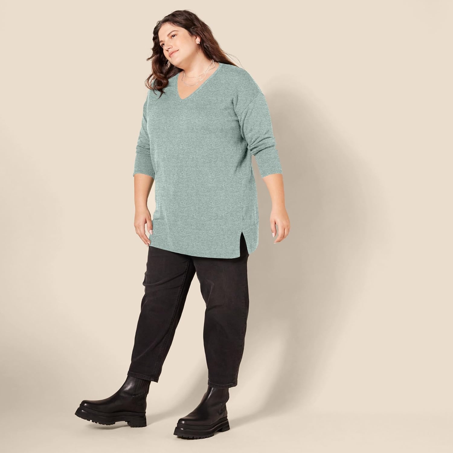 image:imageAmazon Essentials Womens Regular Fit Lightweight VNeck Tunic Sweater Long SleeveSage Green Heather