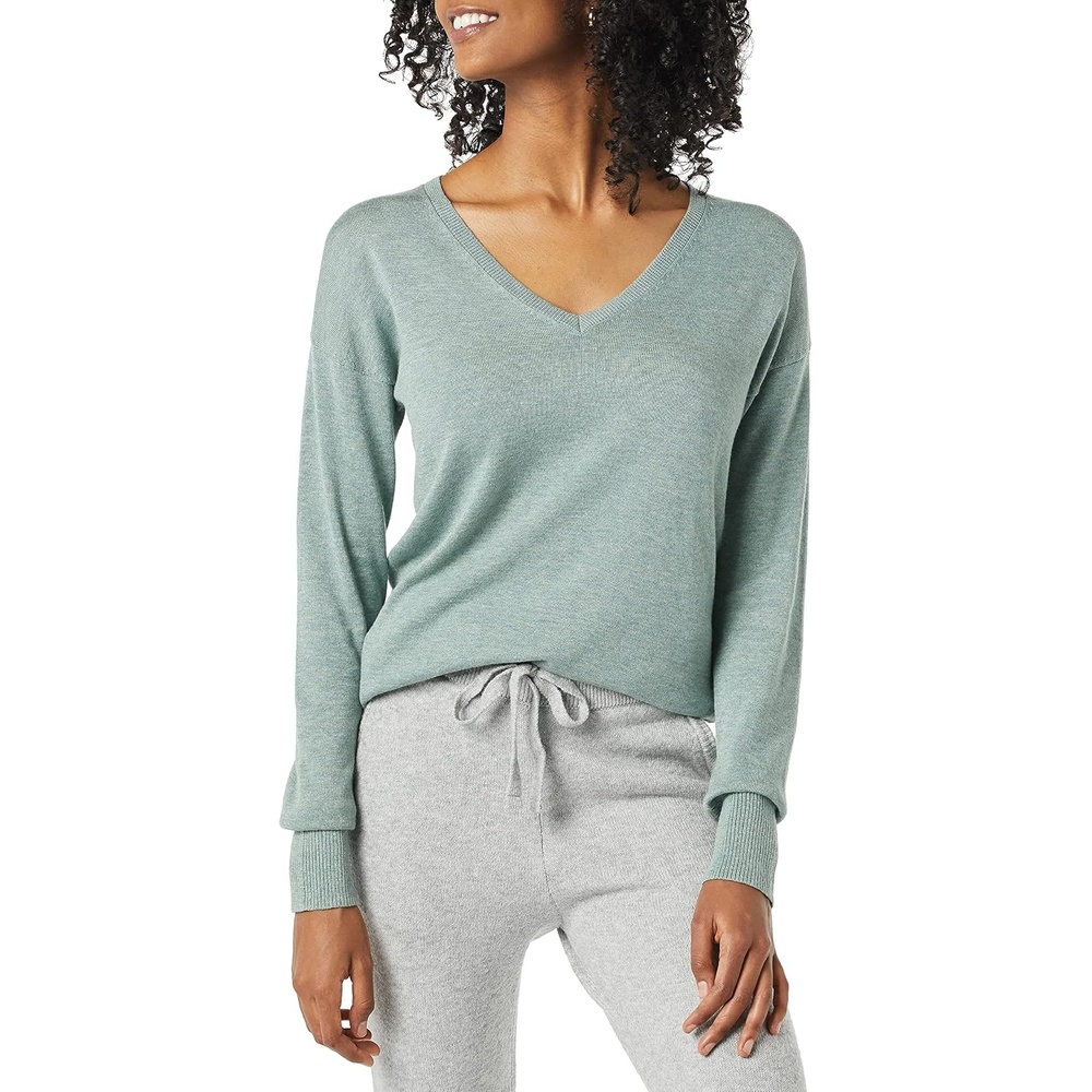 image:imageAmazon Essentials Womens Regular Fit Lightweight VNeck Tunic Sweater Long SleeveSage Green Heather