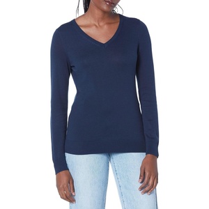 Amazon Essentials Women’s Lightweight Long-Sleeve V-Neck Sweater(Navy)