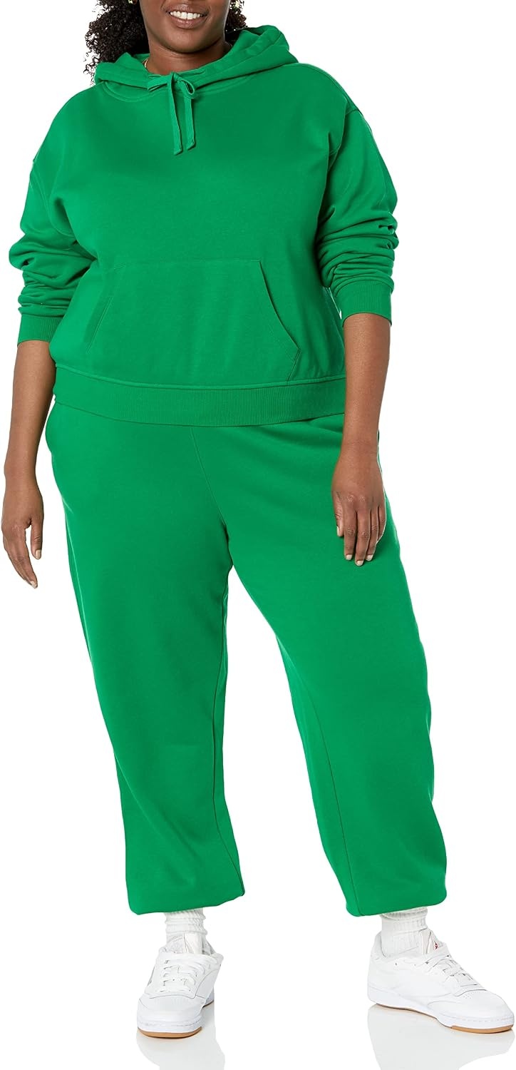 image:imageAmazon Essentials Womens Relaxed Fit Crop Pullover Hoodie Sweatshirt with Drawstring Soft Available in Plus SizeGreen