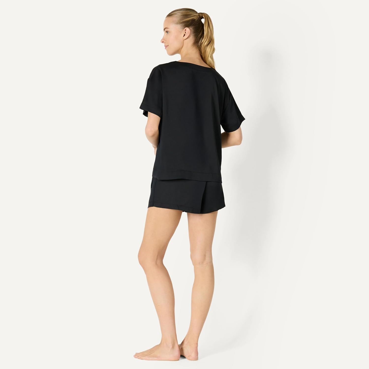 image:imageAmazon Essentials Womens Satin Pajama Top and Shorts SetBlack