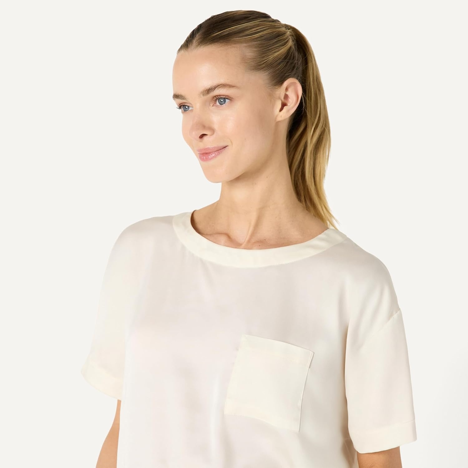 image:imageAmazon Essentials Womens Satin Pajama Top and Shorts SetIvory