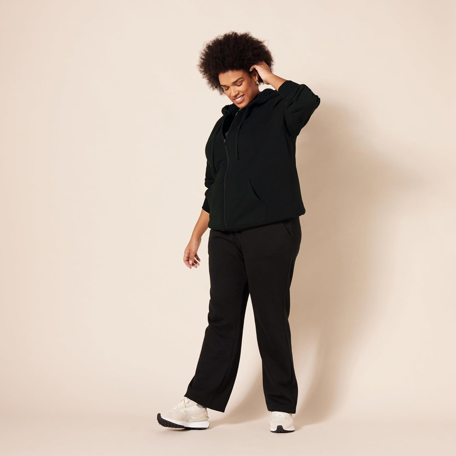 image:imageAmazon Essentials Womens SherpaLined Fleece FullZip Hooded Jacket with Drawstring Available in Plus SizeBlack