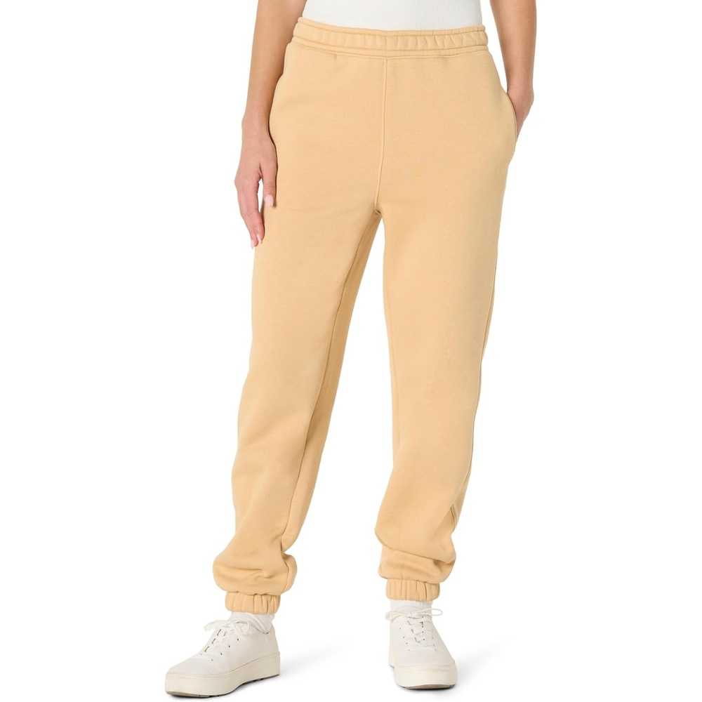 image:imageAmazon Essentials x Sofia Grainge Womens HighRise RelaxedFit Jogger with Elastic WaistLight Camel